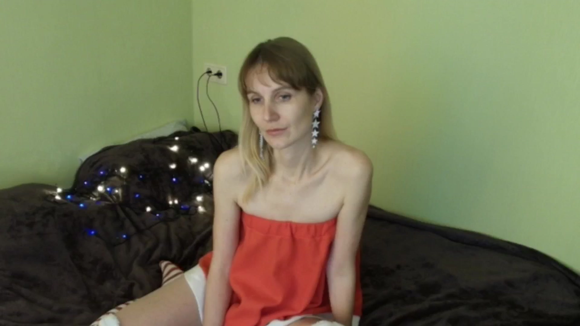 Gallery image thumbnail from HalynatheBest's myfreecams stream on, 12/25/2025, 19:40 image 20 of 20