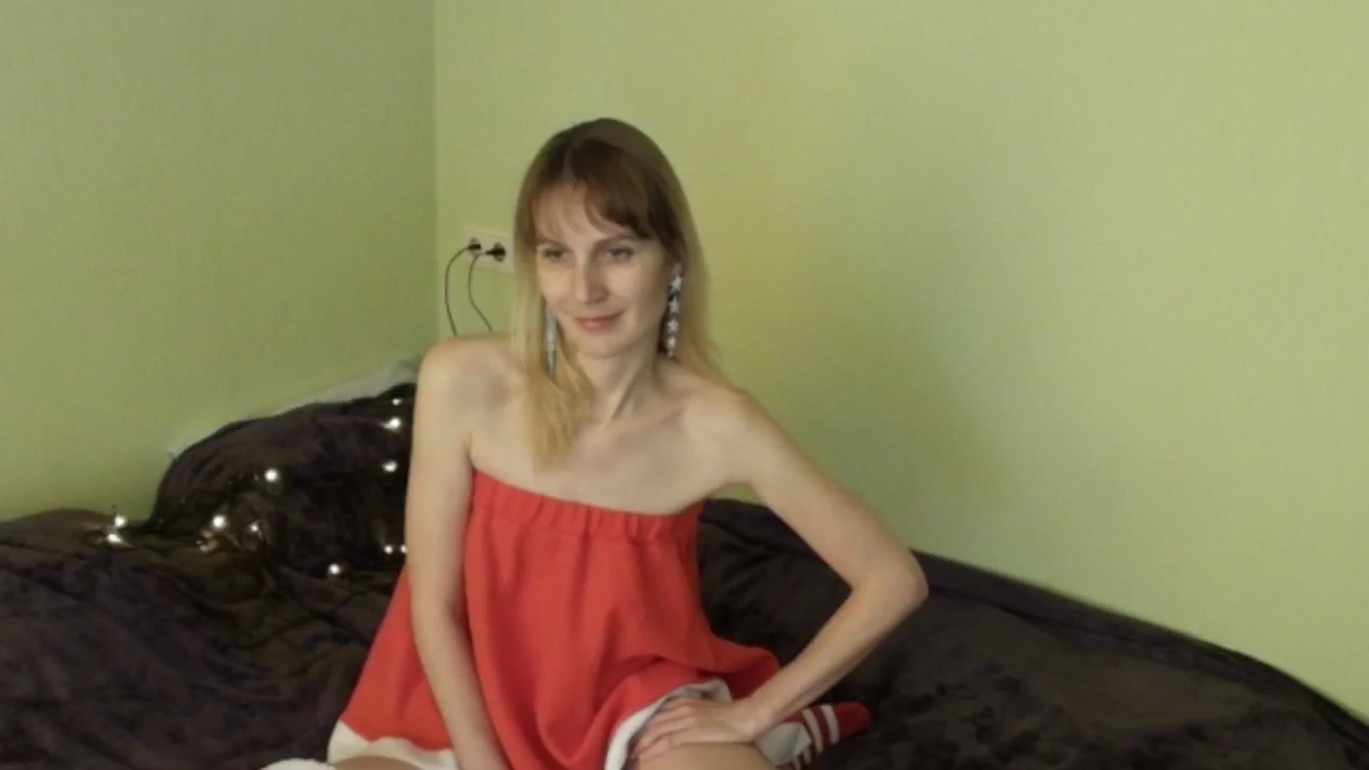 Gallery image thumbnail from HalynatheBest's myfreecams stream on, 12/25/2025, 19:40 image 2 of 20