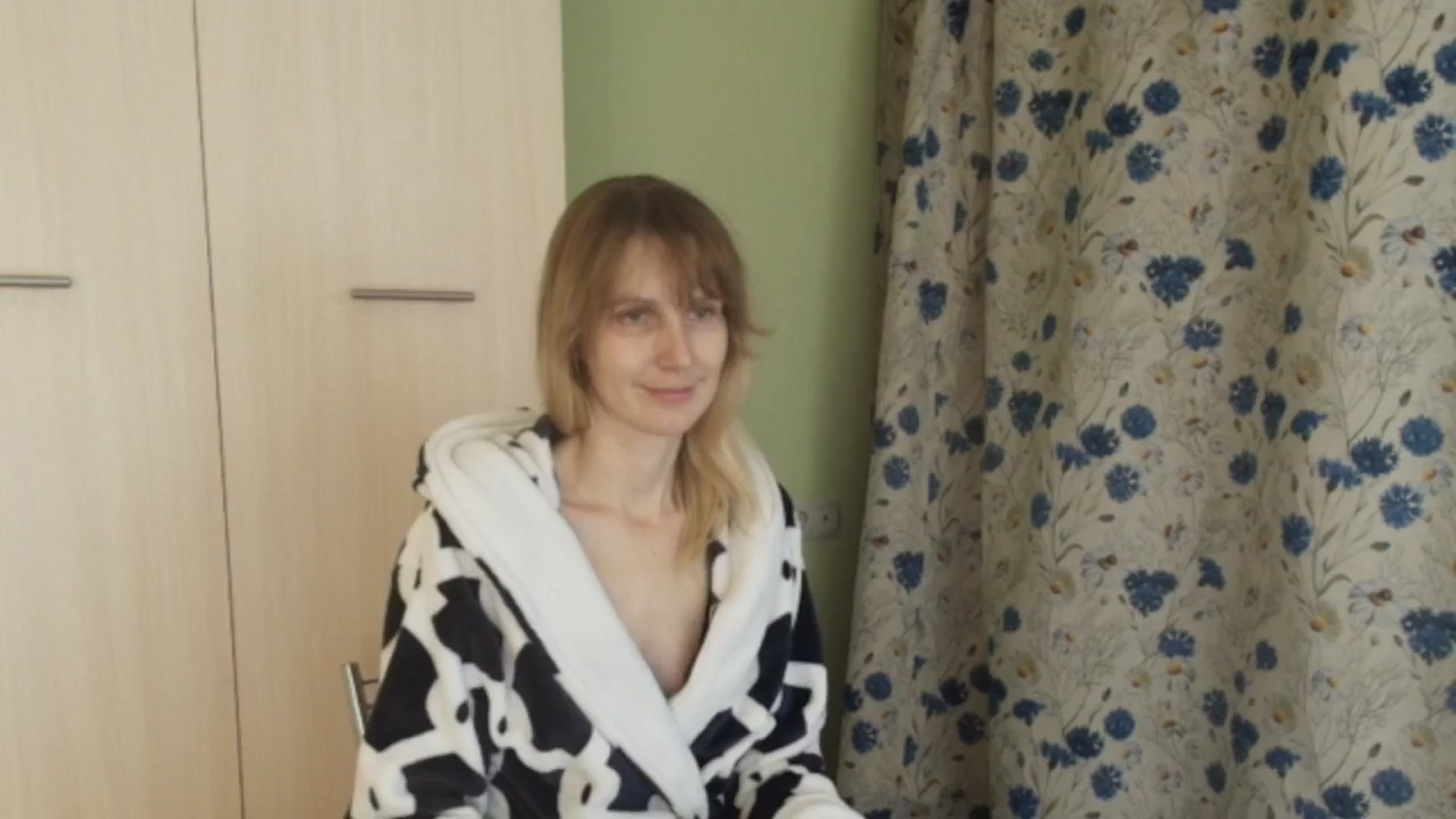 Gallery image thumbnail from HalynatheBest's myfreecams stream on, 02/05/2026, 21:20 image 3 of 20