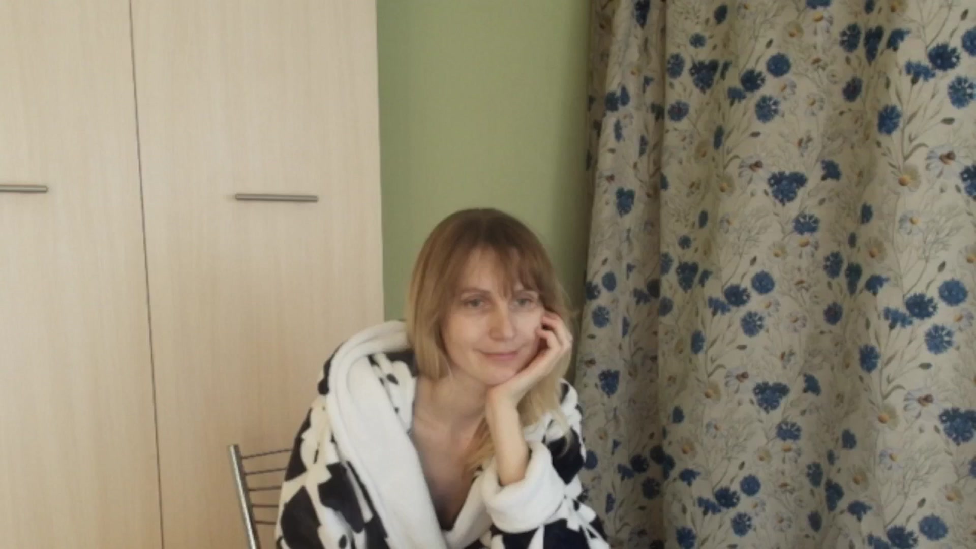 Gallery image thumbnail from HalynatheBest's myfreecams stream on, 02/05/2026, 21:20 image 16 of 20