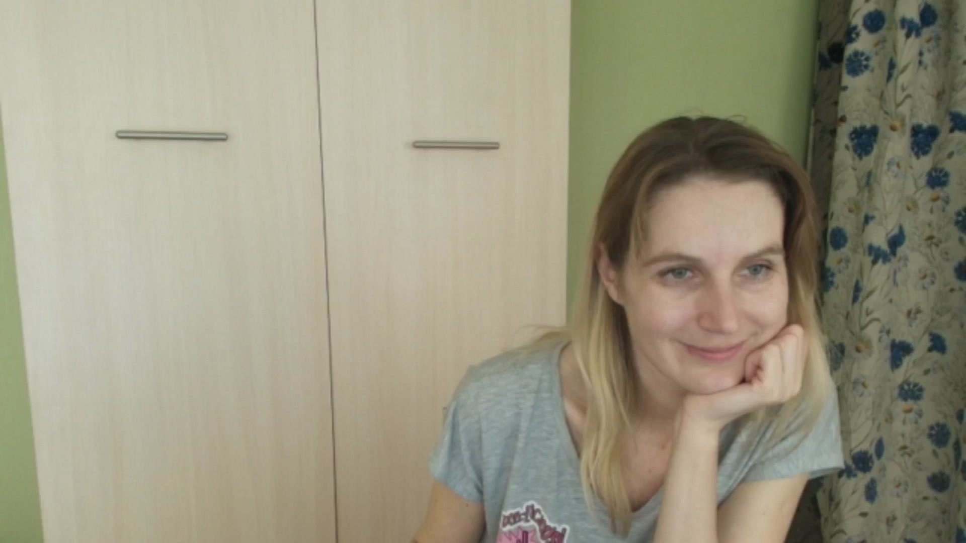 Gallery image thumbnail from HalynatheBest's myfreecams stream on, 02/10/2026, 21:05 image 17 of 20