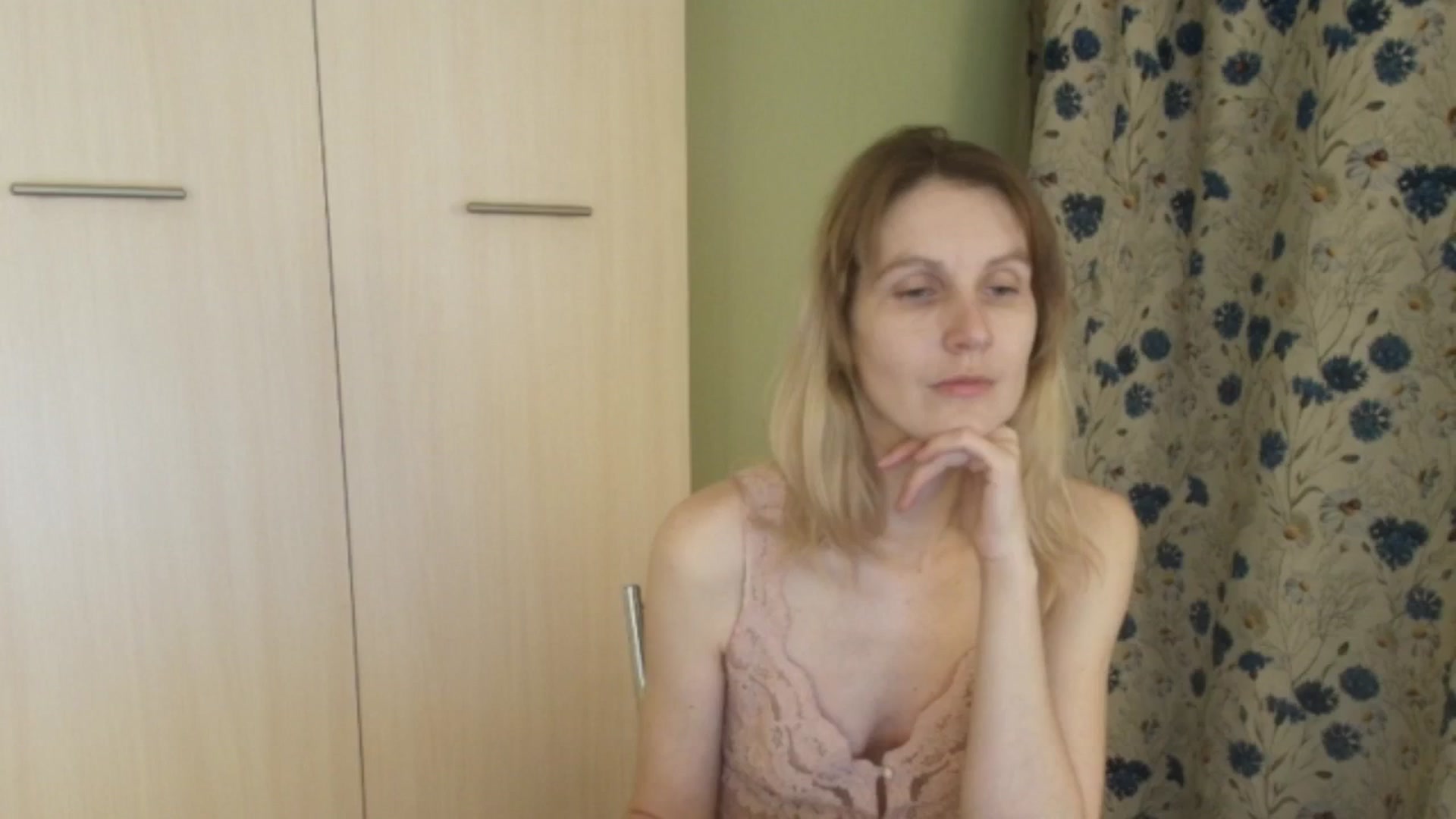 Gallery image thumbnail from HalynatheBest's myfreecams stream on, 02/12/2026, 20:06 image 10 of 20