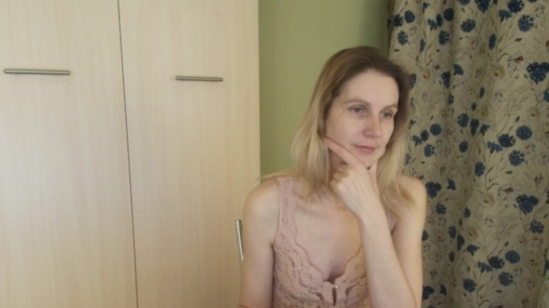 Gallery image thumbnail from HalynatheBest's myfreecams stream on, 02/12/2026, 20:06 image 8 of 20