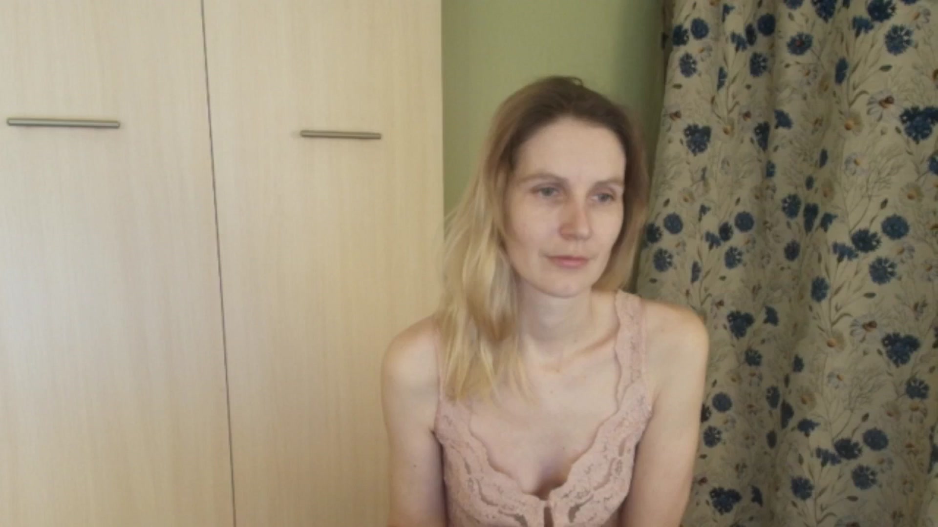 Gallery image thumbnail from HalynatheBest's myfreecams stream on, 02/12/2026, 20:06 image 2 of 20
