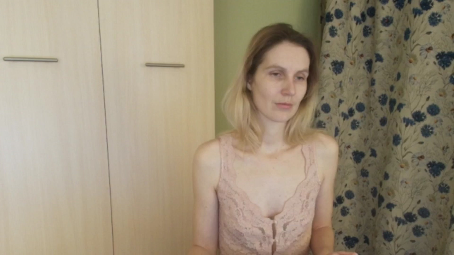 Gallery image thumbnail from HalynatheBest's myfreecams stream on, 02/12/2026, 20:06 image 6 of 20