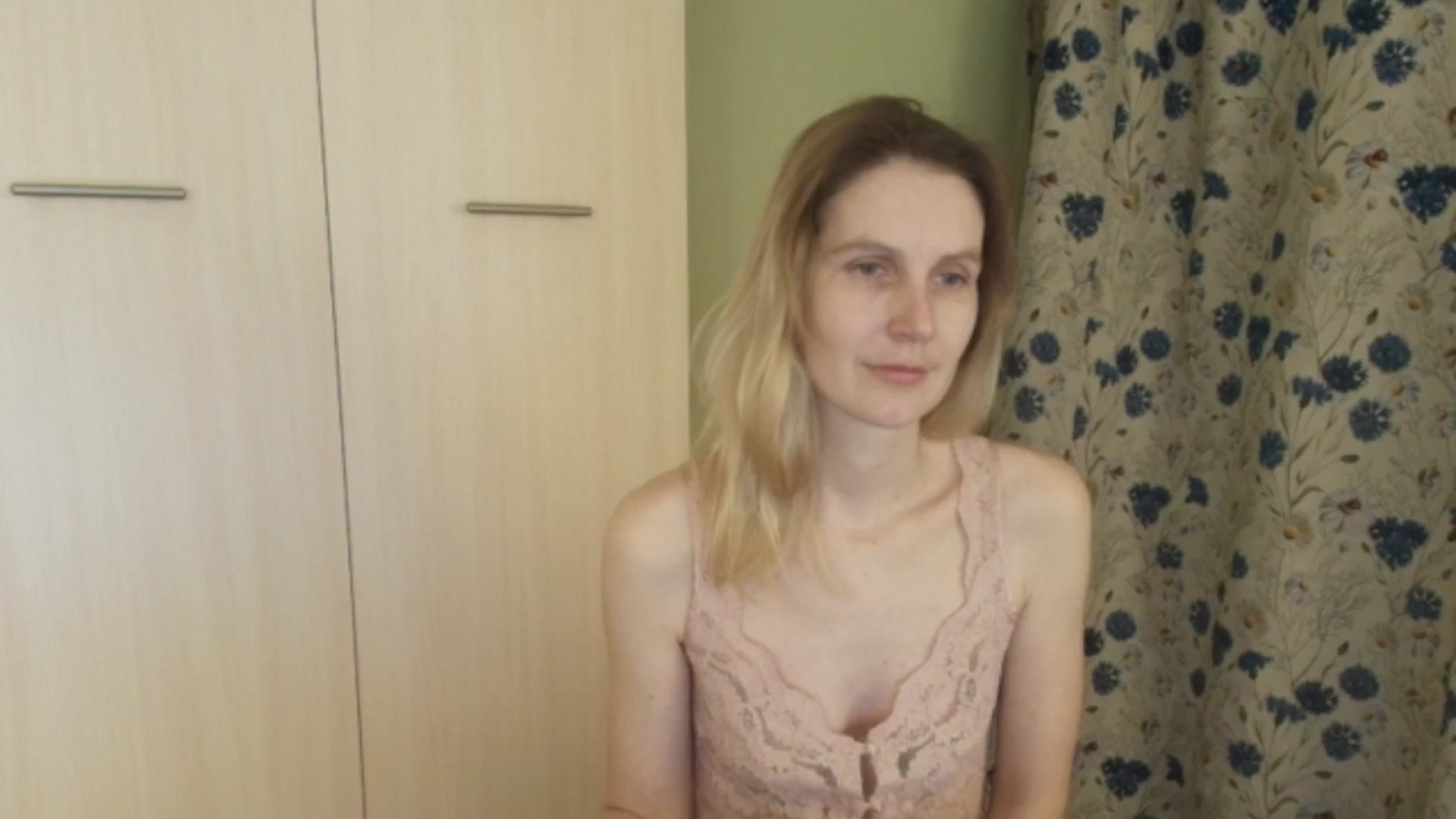 Gallery image thumbnail from HalynatheBest's myfreecams stream on, 02/12/2026, 20:06 image 3 of 20