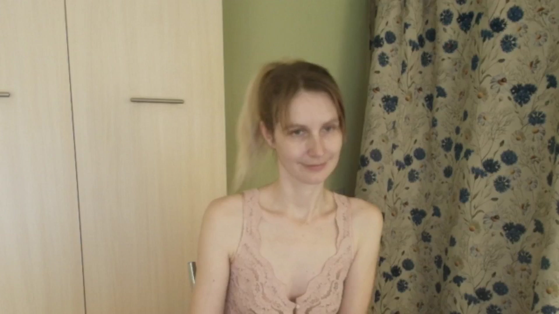 Gallery image thumbnail from HalynatheBest's myfreecams stream on, 02/12/2026, 21:02 image 14 of 20