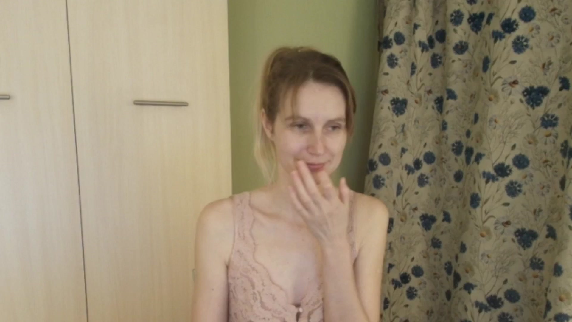 Gallery image thumbnail from HalynatheBest's myfreecams stream on, 02/12/2026, 21:02 image 1 of 20