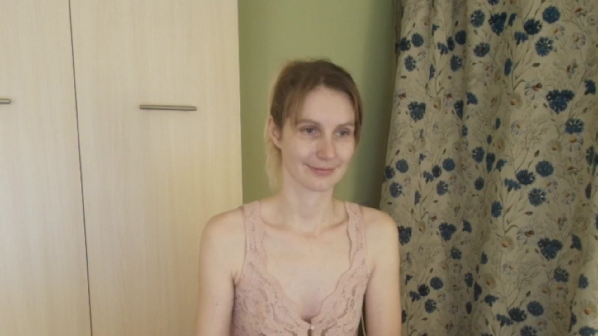 Gallery image thumbnail from HalynatheBest's myfreecams stream on, 02/12/2026, 21:02 image 15 of 20