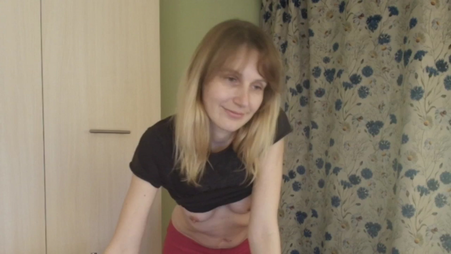 Gallery image thumbnail from HalynatheBest's myfreecams stream on, 02/14/2026, 21:02 image 14 of 20