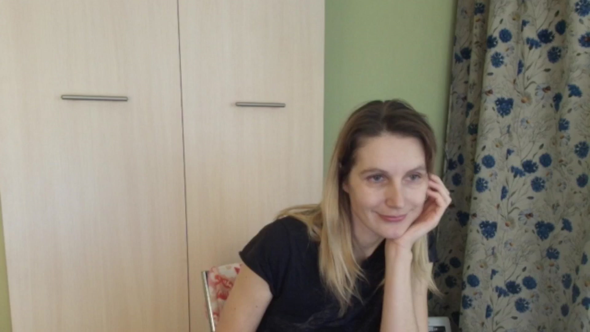 Gallery image thumbnail from HalynatheBest's myfreecams stream on, 02/18/2026, 20:56 image 18 of 20