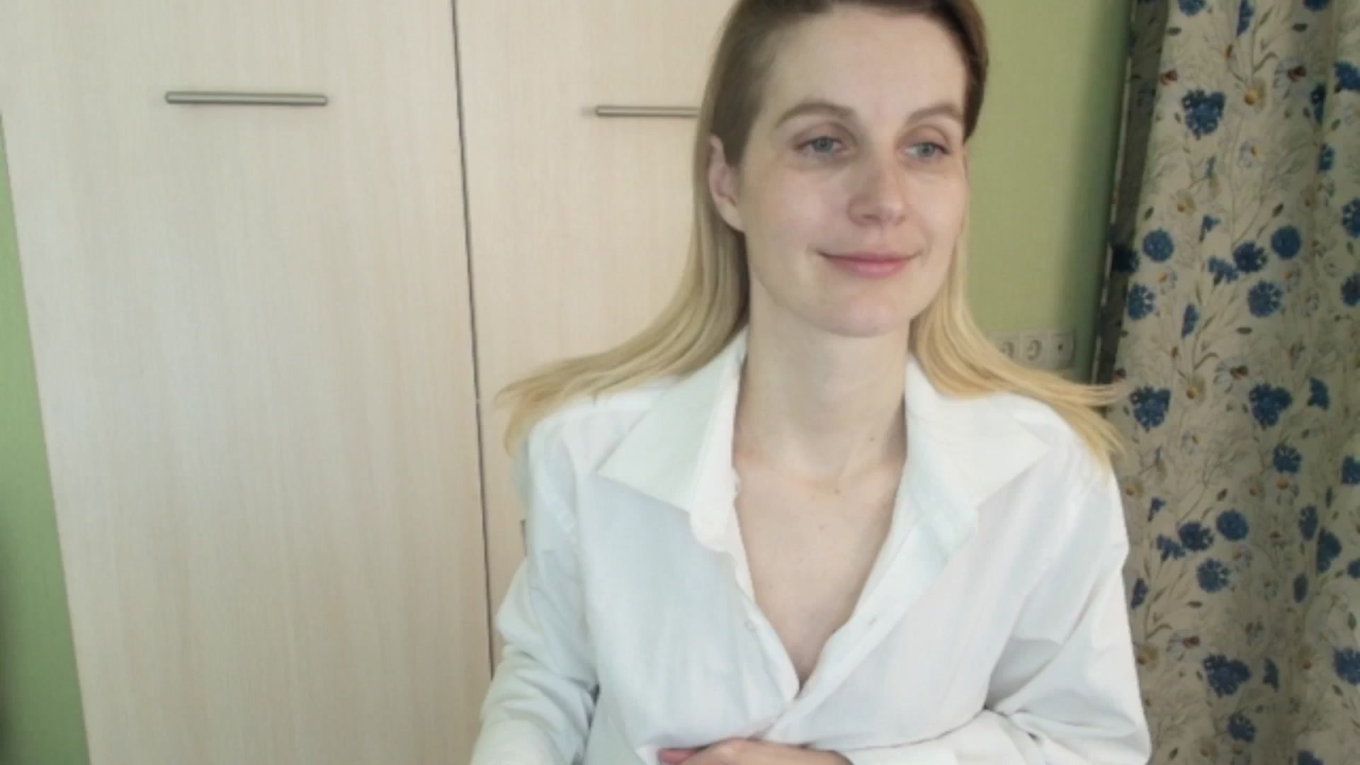 Gallery image thumbnail from HalynatheBest's myfreecams stream on, 02/25/2026, 21:32 image 7 of 20