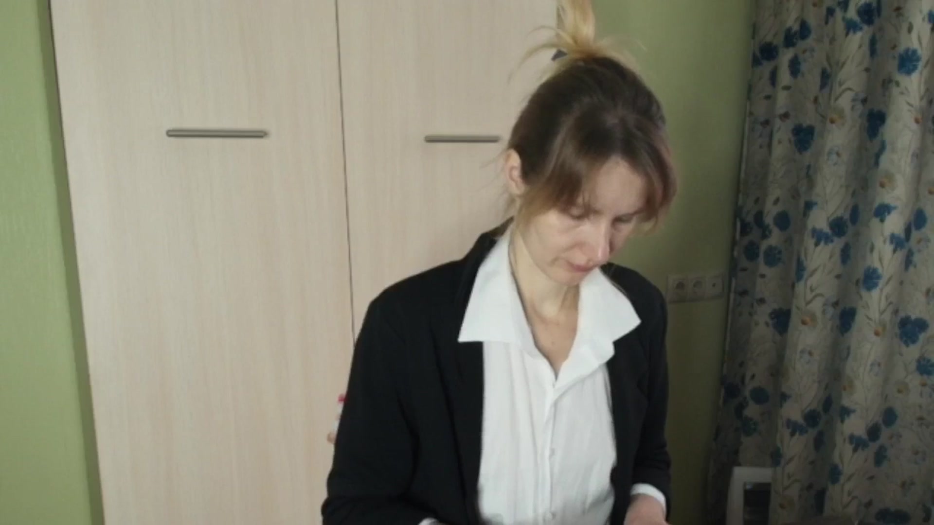 Gallery image thumbnail from HalynatheBest's myfreecams stream on, 03/04/2026, 08:10 image 3 of 20
