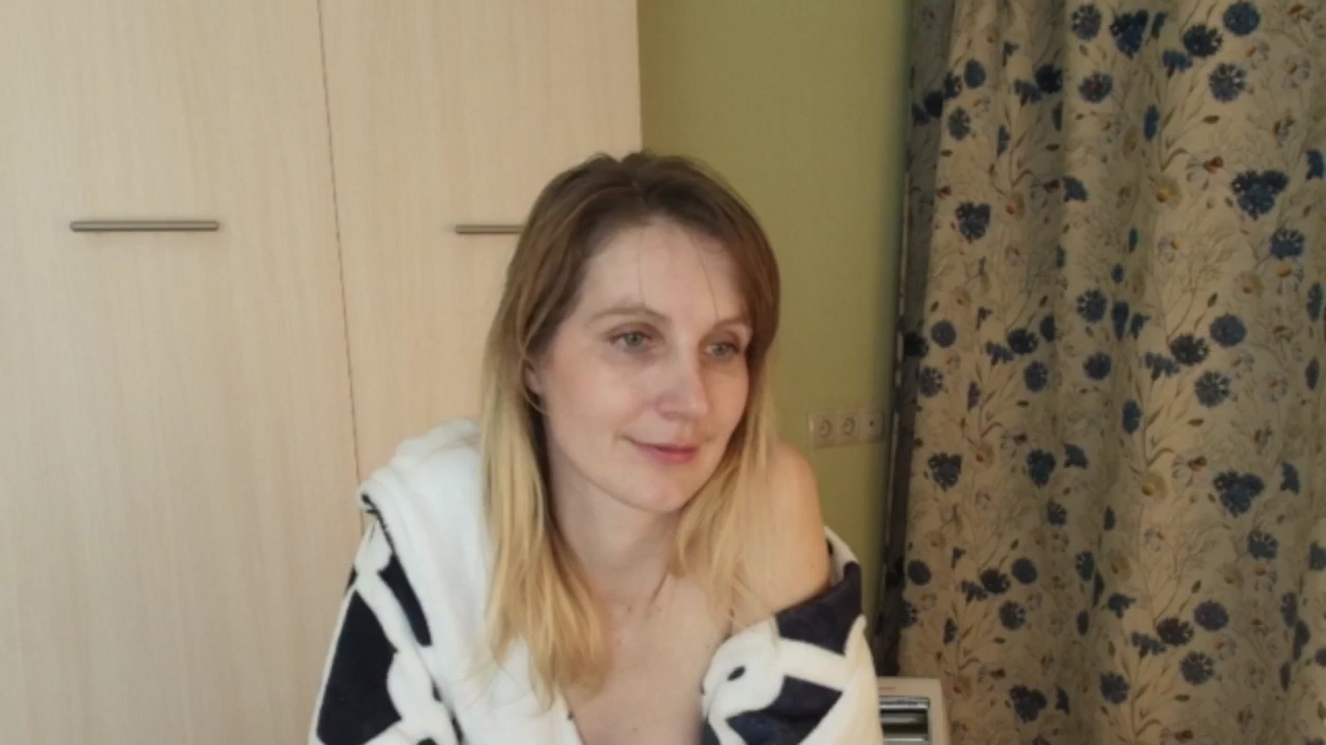Gallery image thumbnail from HalynatheBest's myfreecams stream on, 03/09/2026, 21:36 image 19 of 20