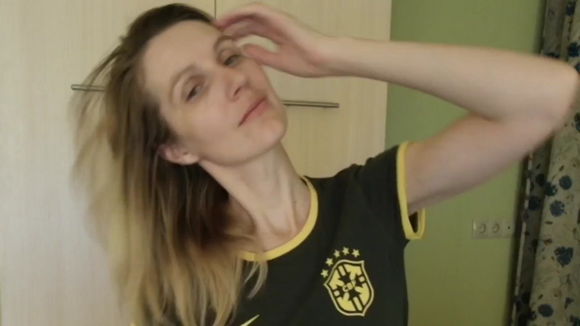 Gallery image thumbnail from HalynatheBest's myfreecams stream on, 04/08/2026, 20:27 image 4 of 20