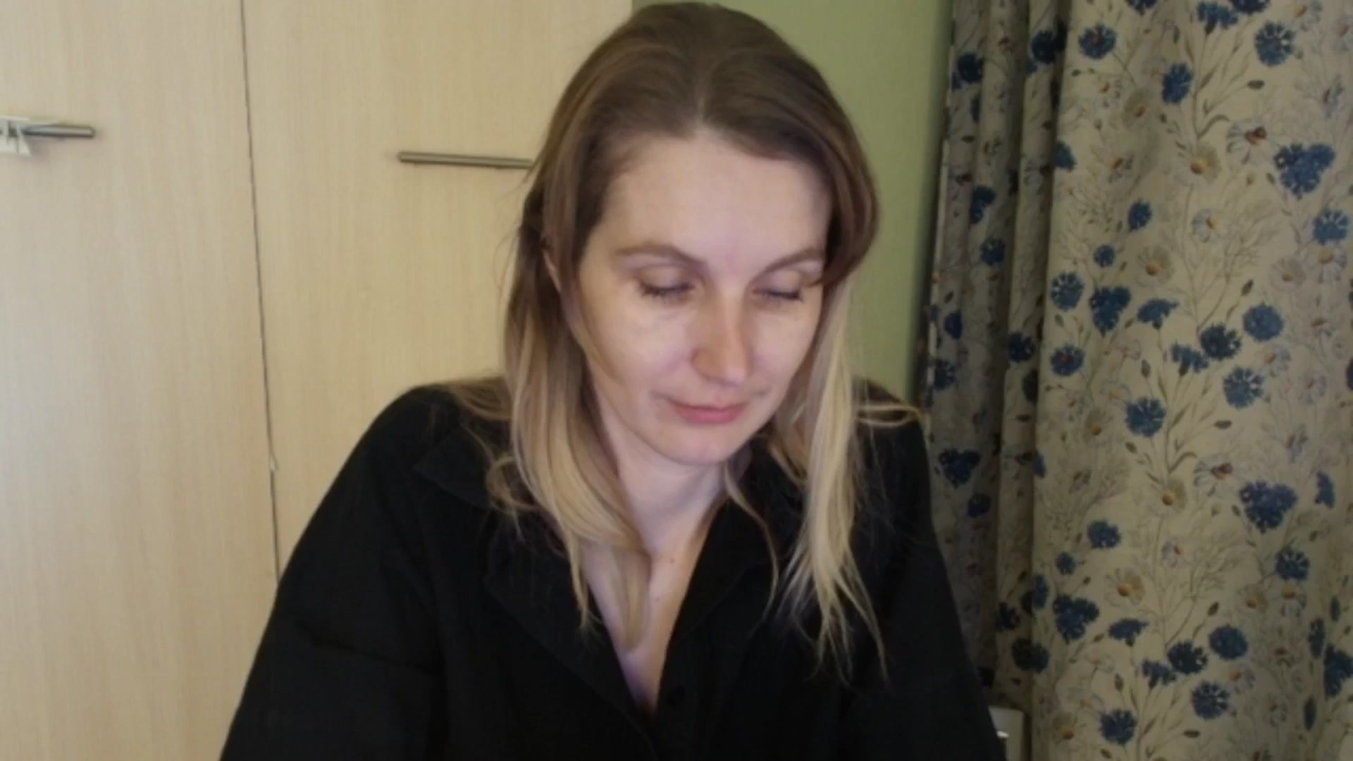 Gallery image thumbnail from HalynatheBest's myfreecams stream on, 04/14/2026, 10:22 image 4 of 20