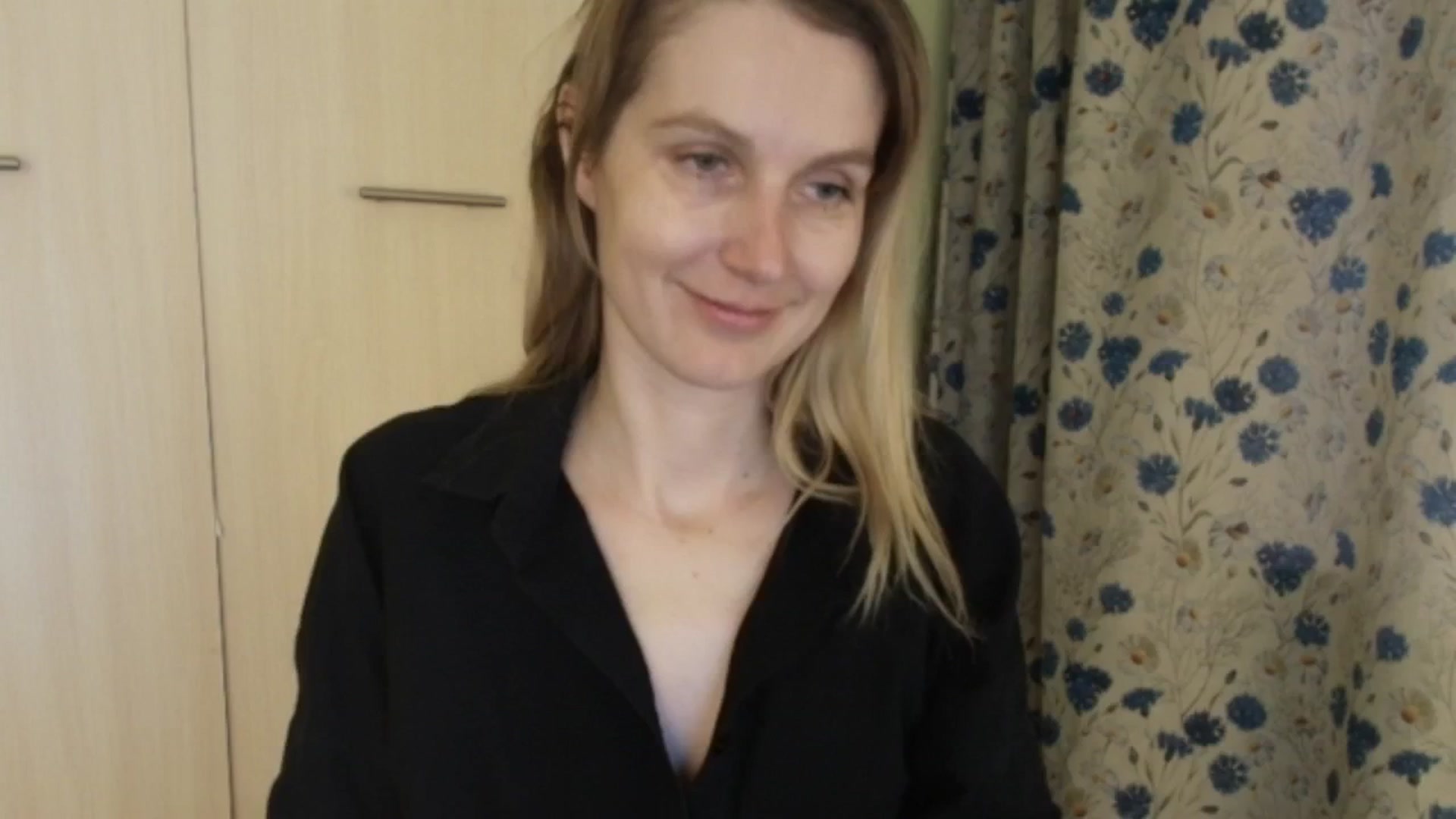 Gallery image thumbnail from HalynatheBest's myfreecams stream on, 04/14/2026, 10:22 image 1 of 20