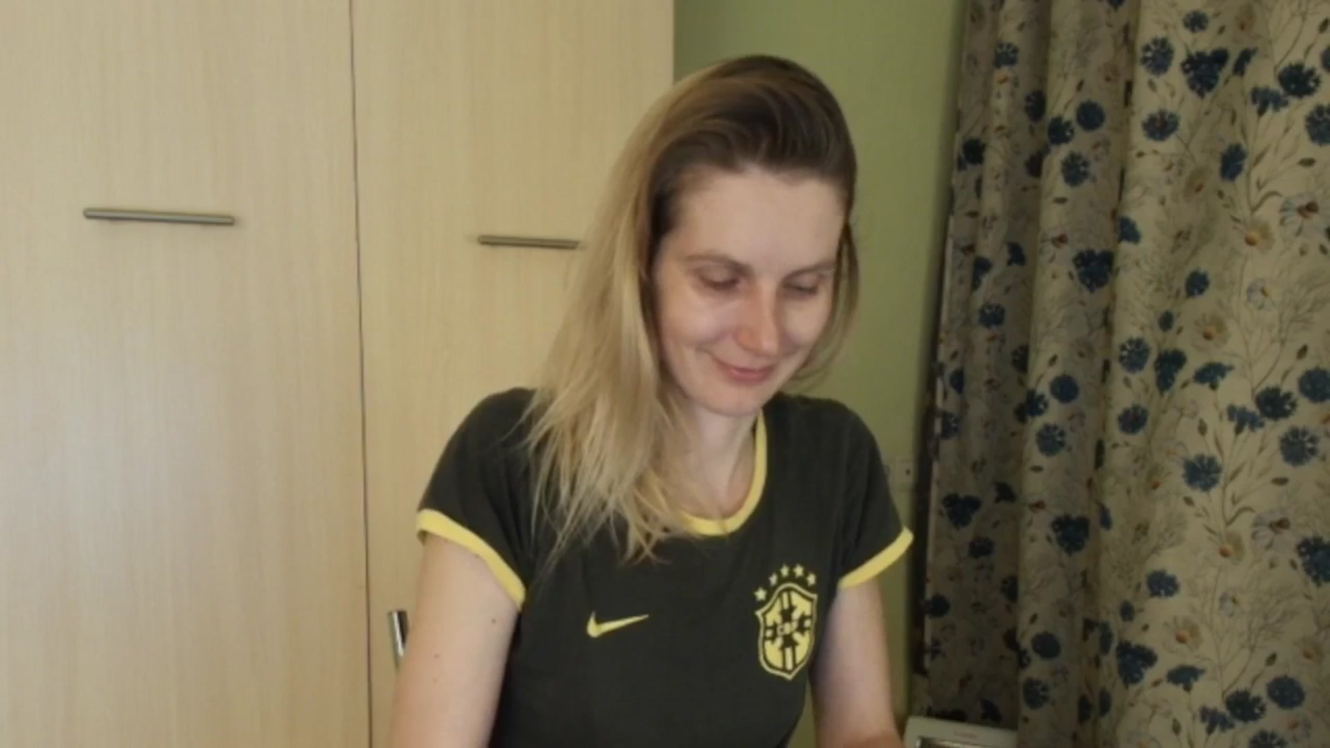 Gallery image thumbnail from HalynatheBest's myfreecams stream on, 04/17/2026, 21:06 image 20 of 20
