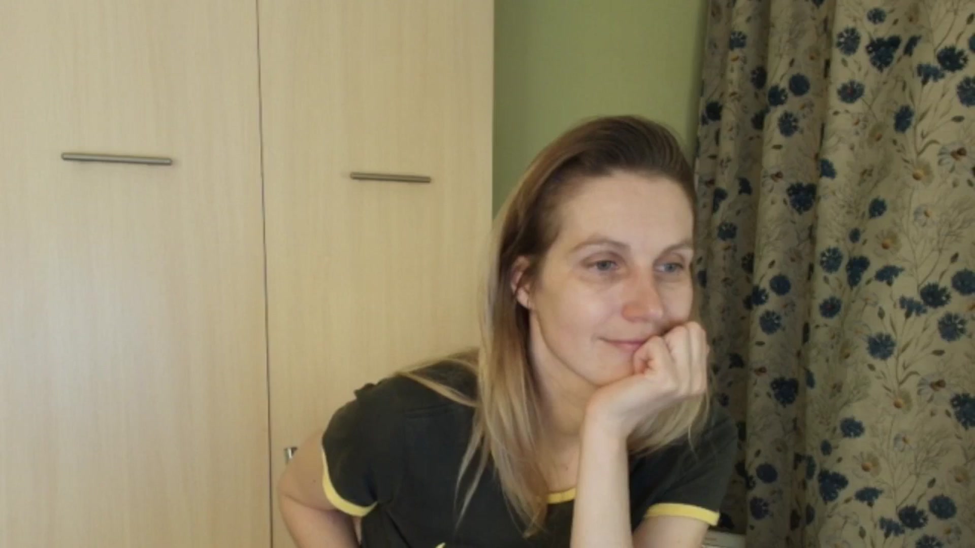 Gallery image thumbnail from HalynatheBest's myfreecams stream on, 04/17/2026, 21:06 image 13 of 20