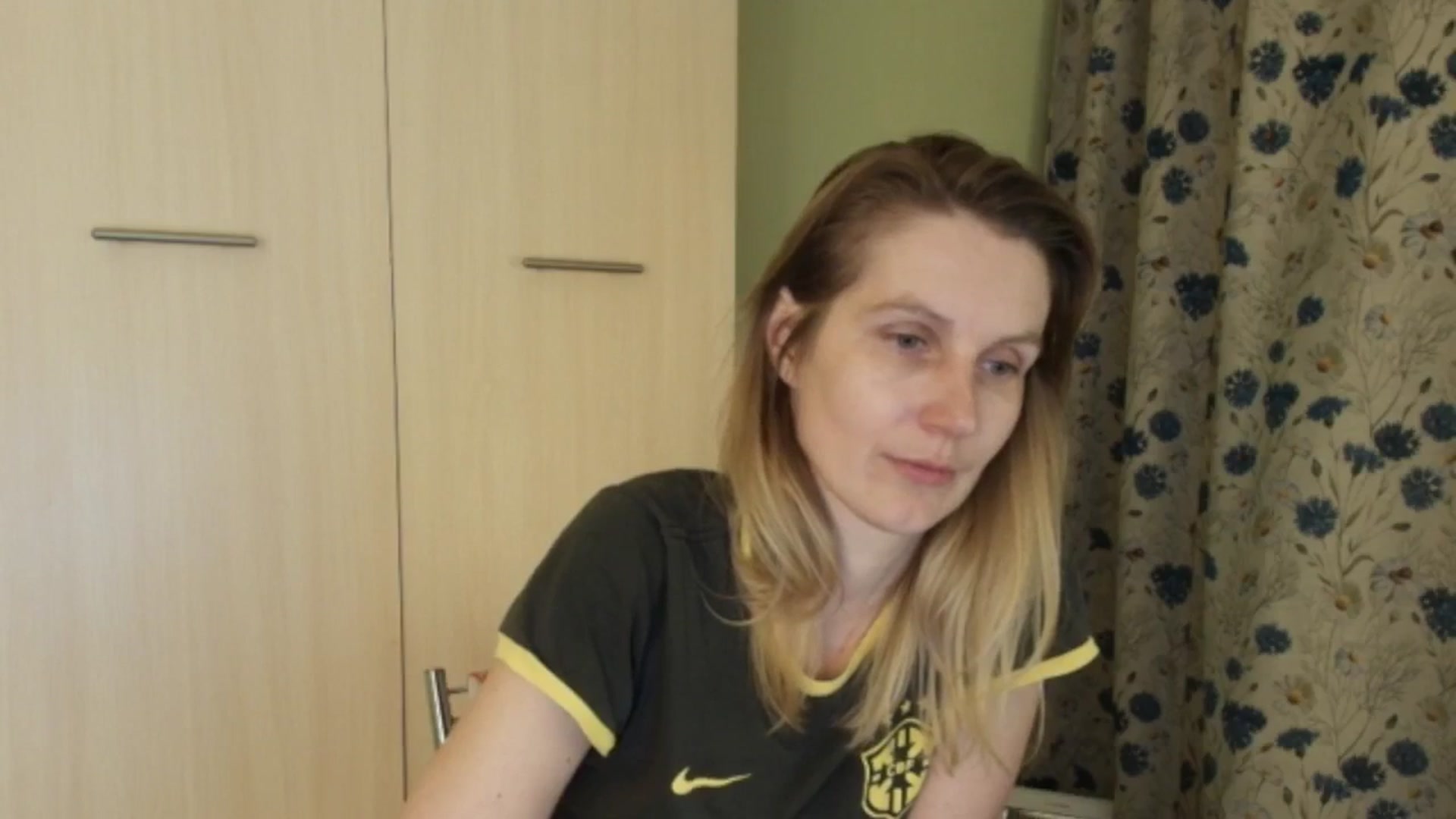 Gallery image thumbnail from HalynatheBest's myfreecams stream on, 04/17/2026, 21:06 image 18 of 20