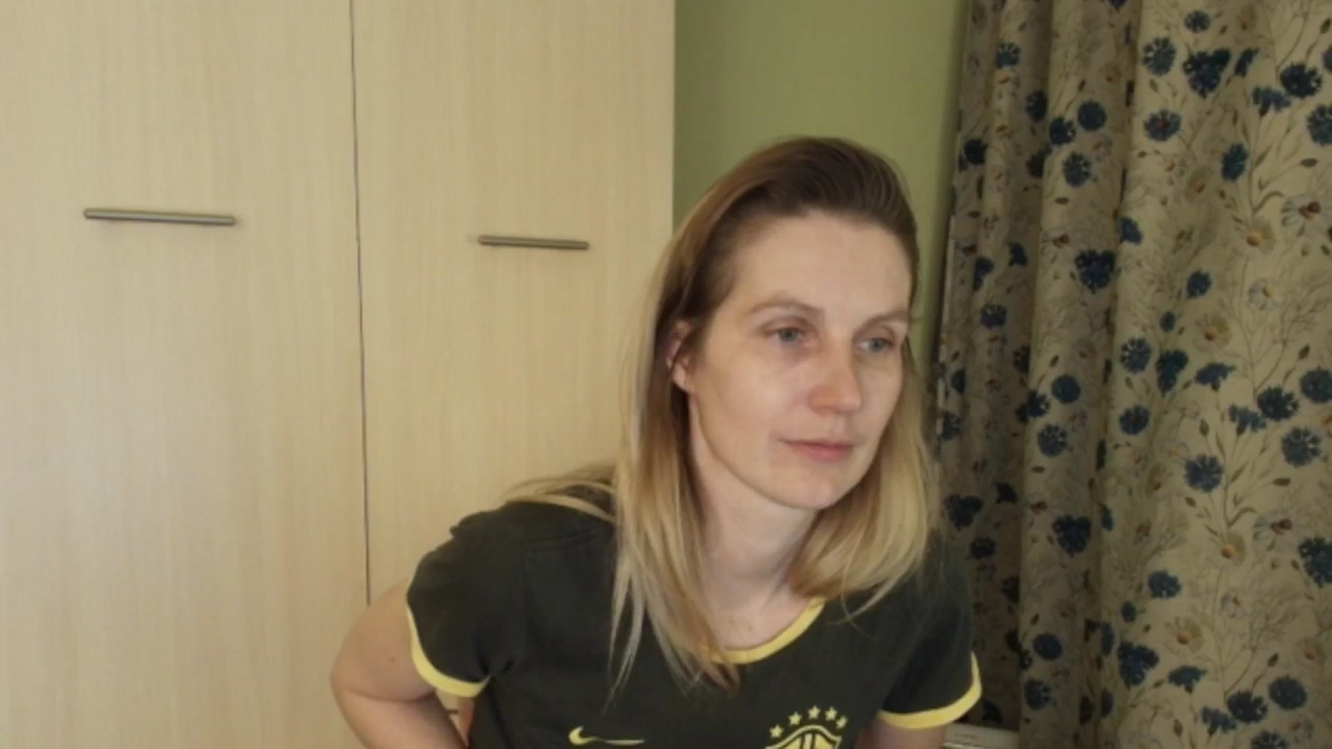 Gallery image thumbnail from HalynatheBest's myfreecams stream on, 04/17/2026, 21:06 image 14 of 20