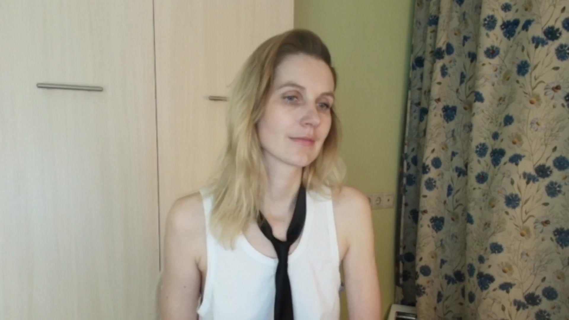 Gallery image thumbnail from HalynatheBest's myfreecams stream on, 04/18/2026, 20:48 image 5 of 20