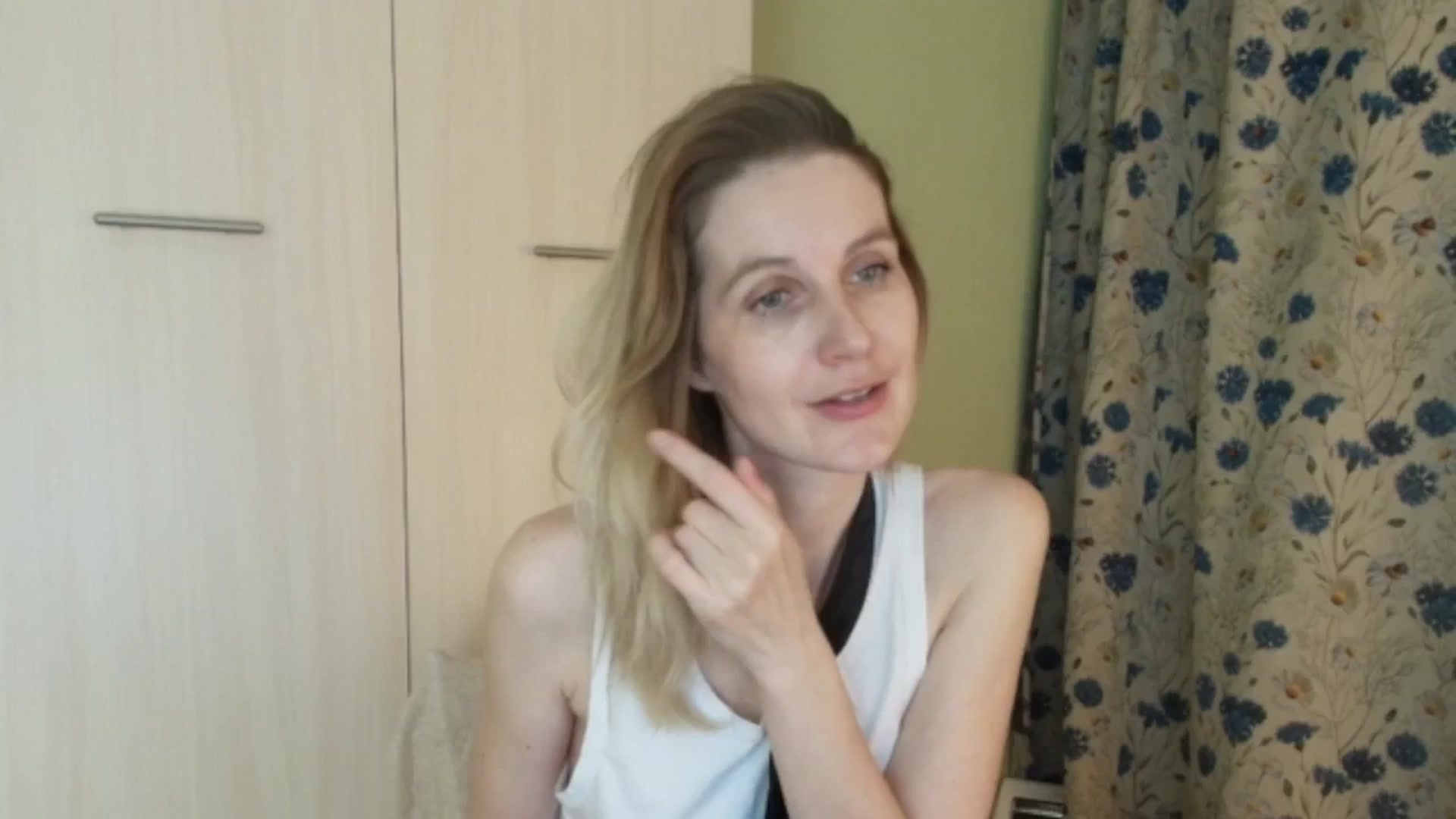 Gallery image thumbnail from HalynatheBest's myfreecams stream on, 04/18/2026, 20:48 image 10 of 20
