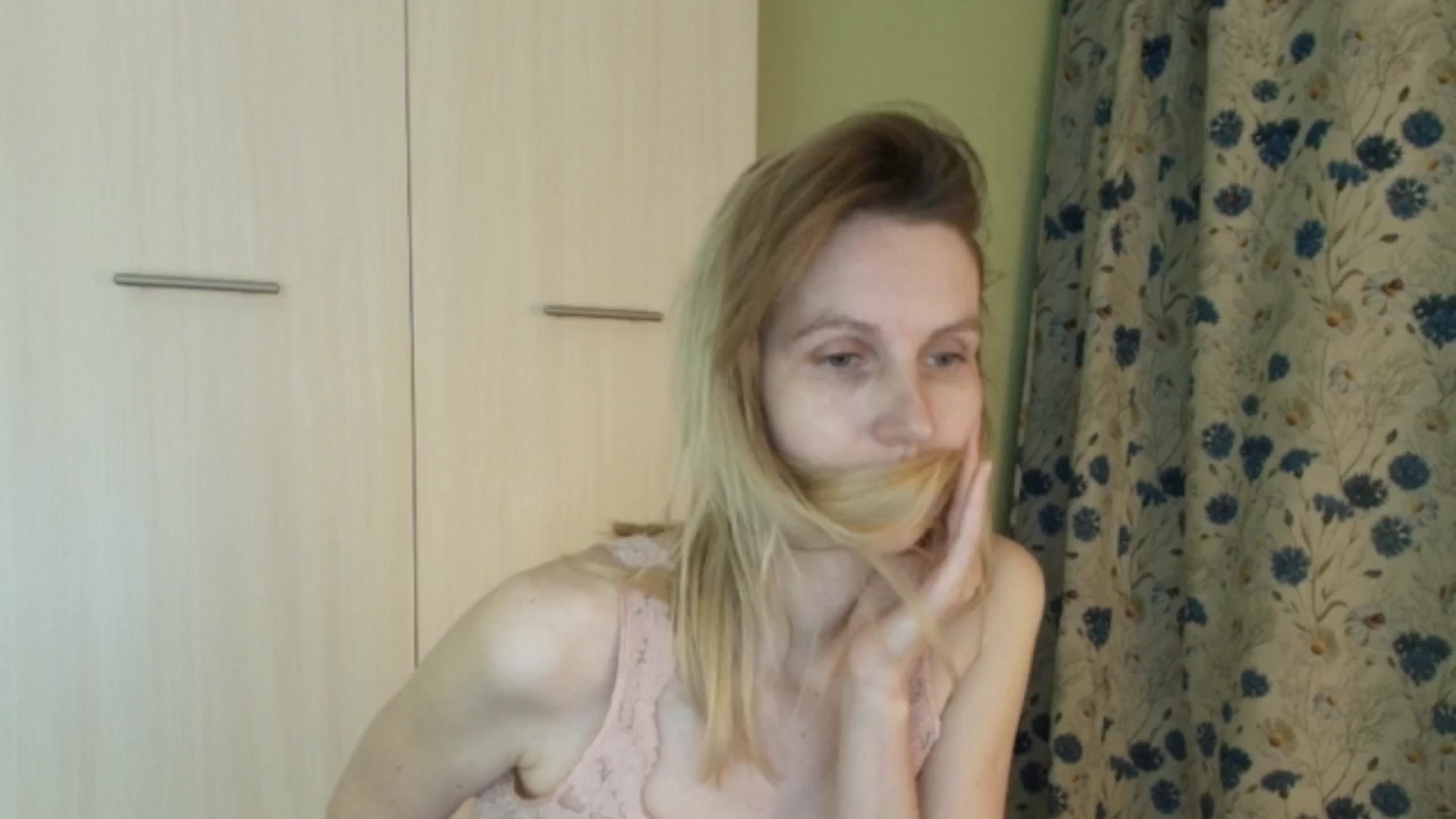 Gallery image thumbnail from HalynatheBest's myfreecams stream on, 04/21/2026, 20:19 image 20 of 20