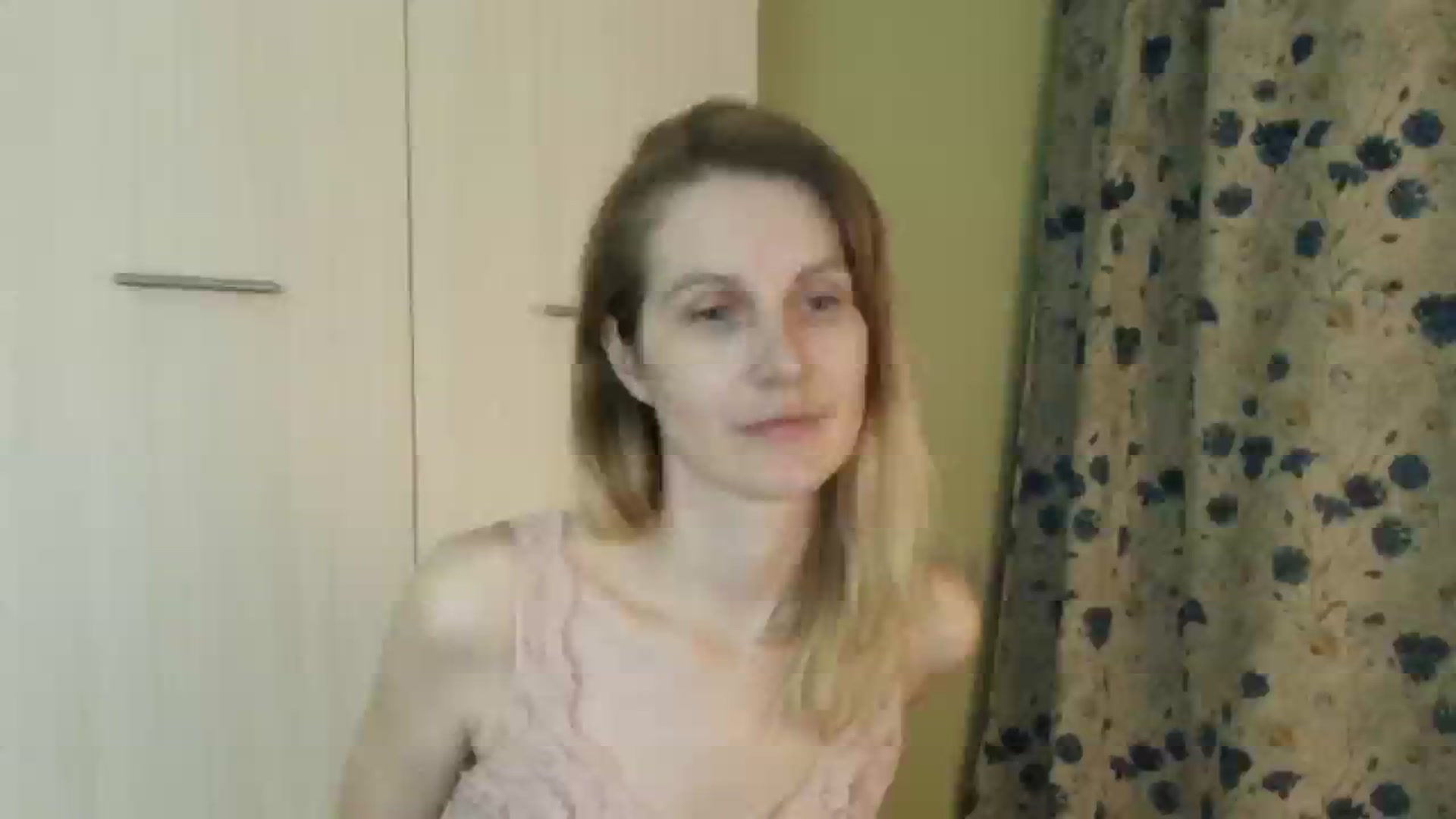 Gallery image thumbnail from HalynatheBest's myfreecams stream on, 04/21/2026, 20:19 image 11 of 20