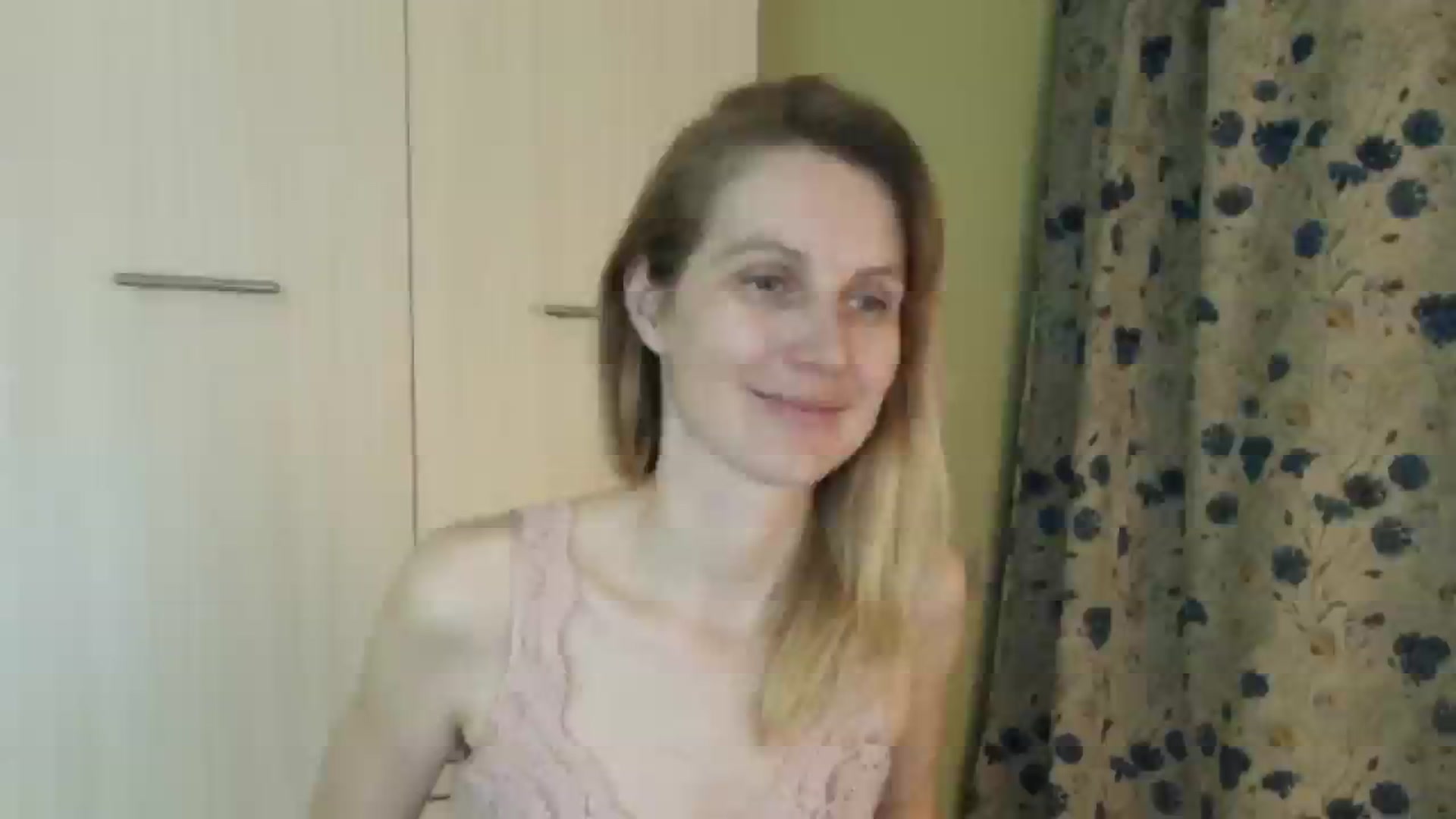 Gallery image thumbnail from HalynatheBest's myfreecams stream on, 04/21/2026, 20:19 image 10 of 20