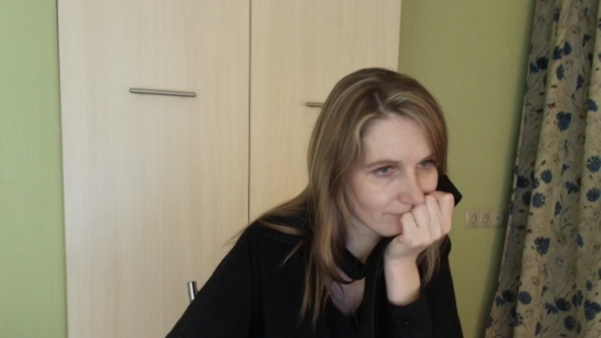 Gallery image thumbnail from HalynatheBest's myfreecams stream on, 04/29/2026, 20:28 image 17 of 20
