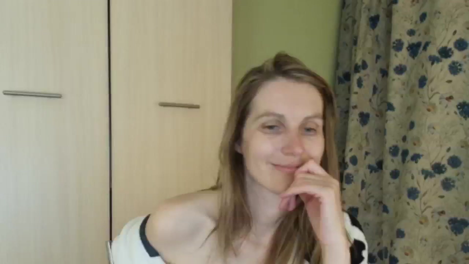 Gallery image thumbnail from HalynatheBest's myfreecams stream on, 05/03/2026, 20:22 image 16 of 20