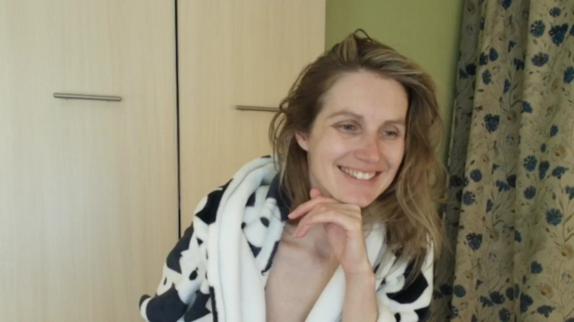 Gallery image thumbnail from HalynatheBest's myfreecams stream on, 05/03/2026, 20:22 image 7 of 20
