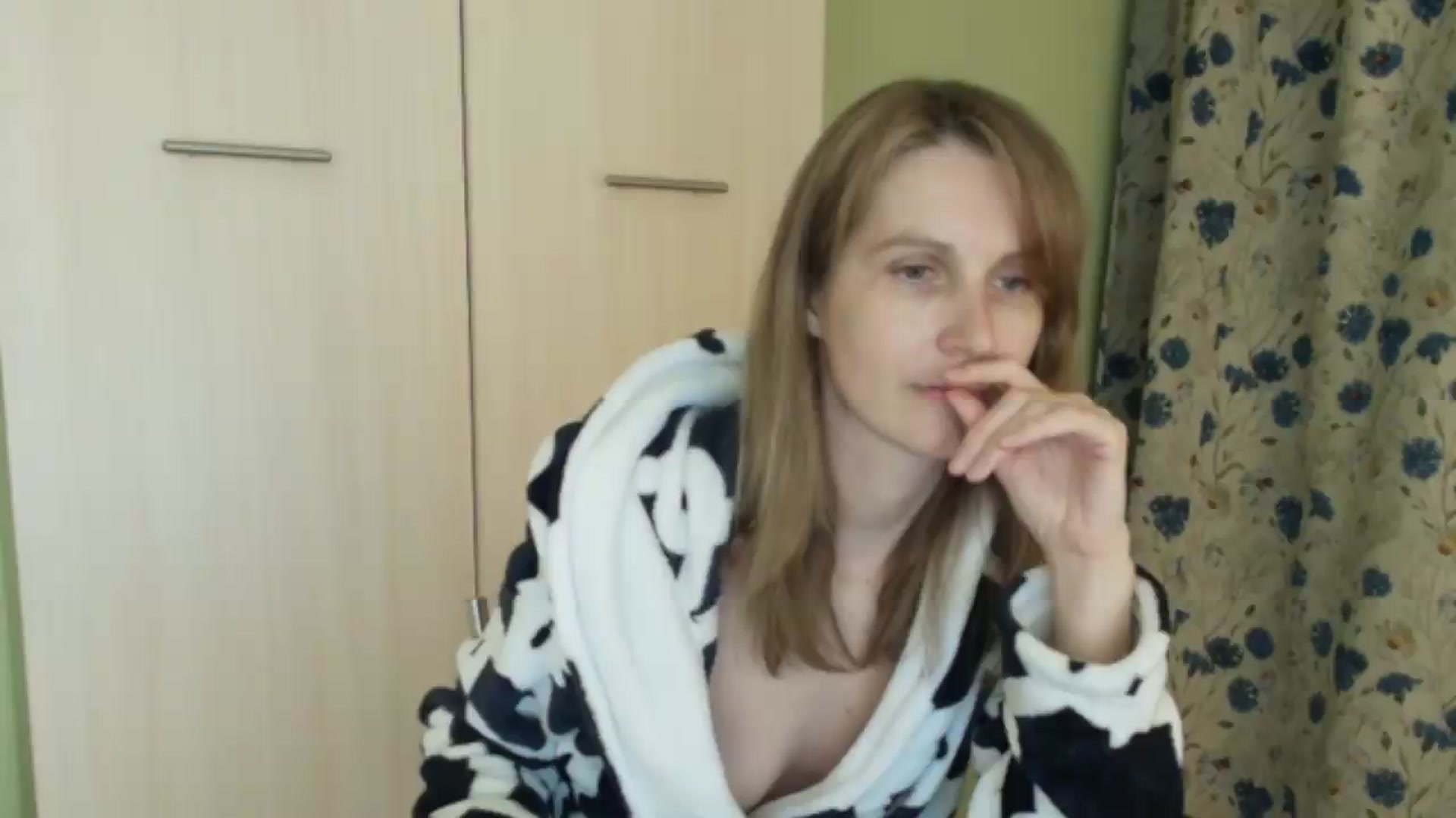 Gallery image thumbnail from HalynatheBest's myfreecams stream on, 05/05/2026, 20:46 image 11 of 20