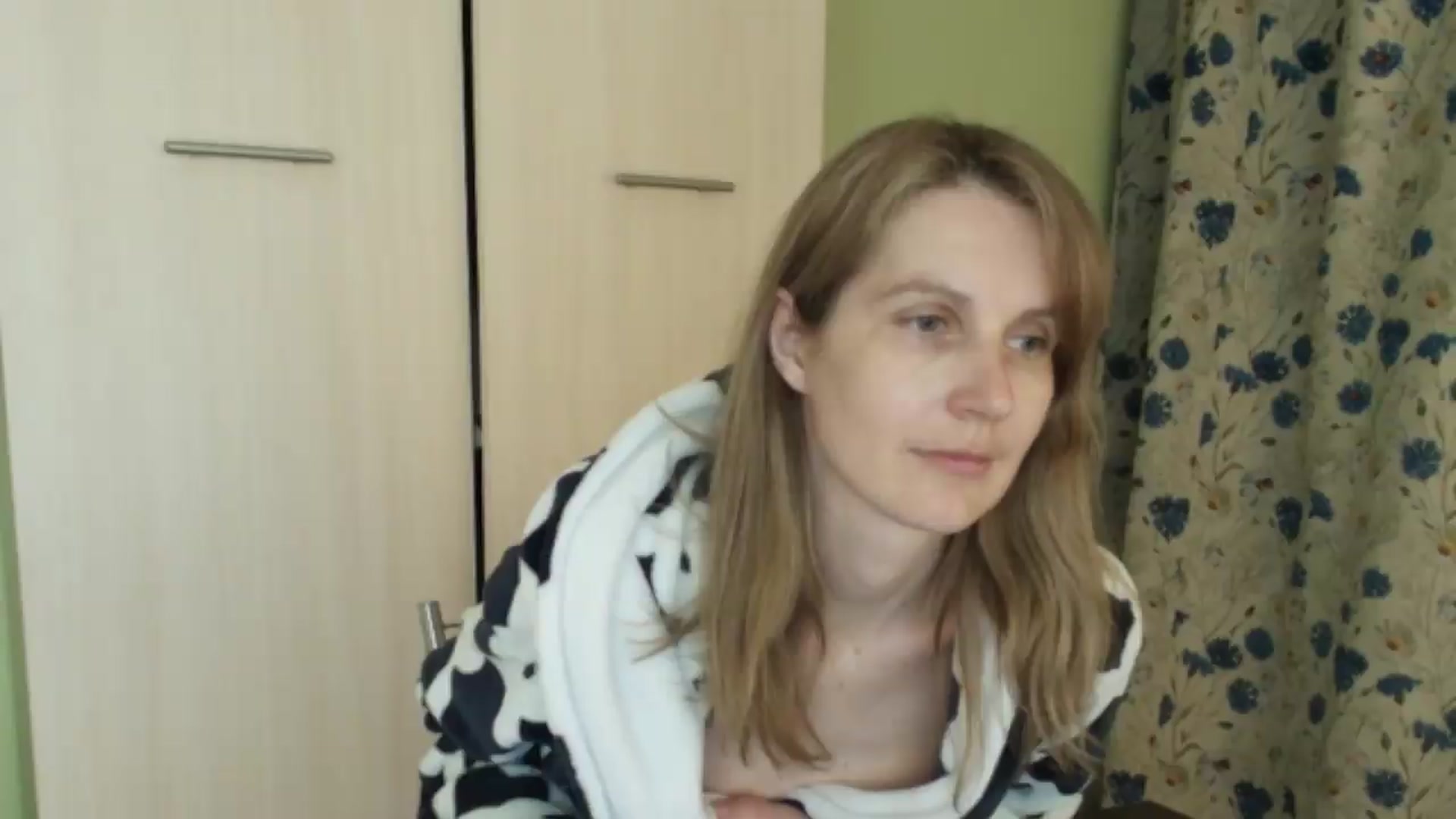 Gallery image thumbnail from HalynatheBest's myfreecams stream on, 05/05/2026, 20:46 image 5 of 20