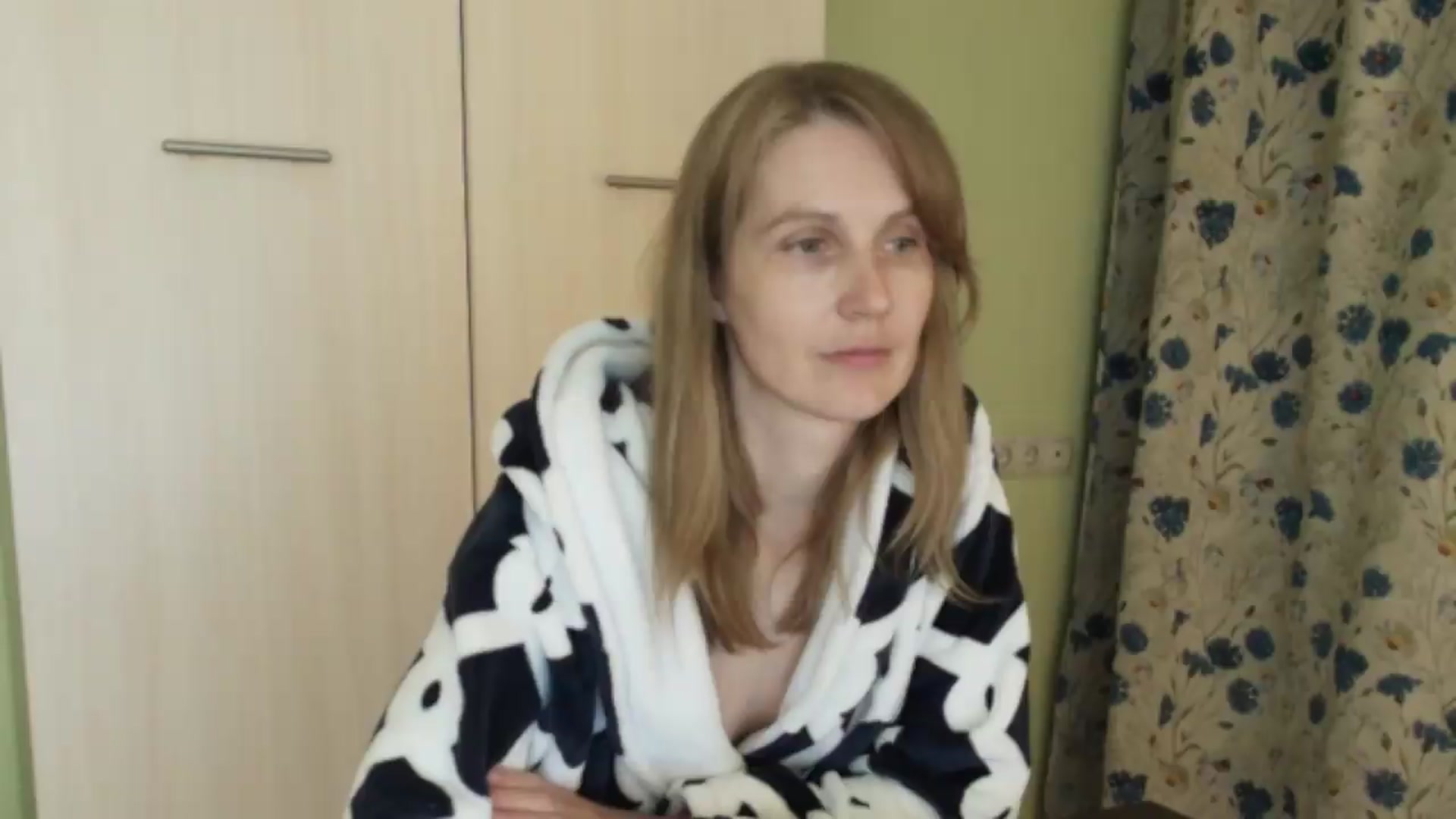 Gallery image thumbnail from HalynatheBest's myfreecams stream on, 05/05/2026, 20:46 image 16 of 20