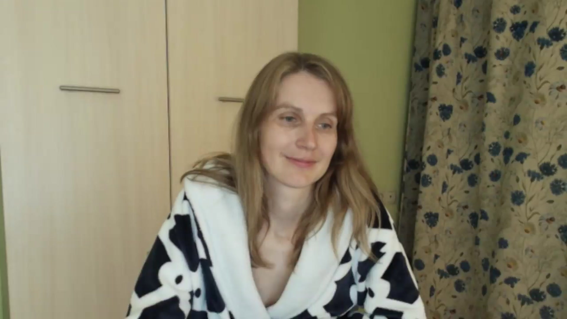 Gallery image thumbnail from HalynatheBest's myfreecams stream on, 05/05/2026, 21:54 image 9 of 20