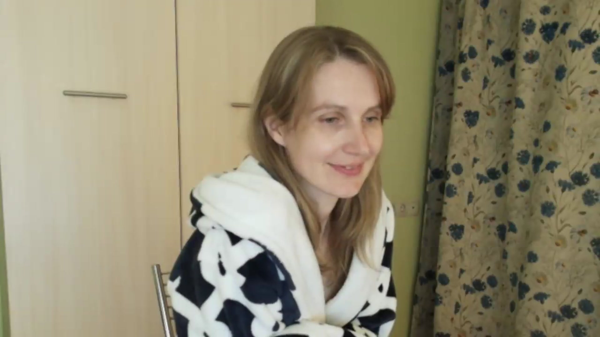 Gallery image thumbnail from HalynatheBest's myfreecams stream on, 05/05/2026, 21:54 image 18 of 20