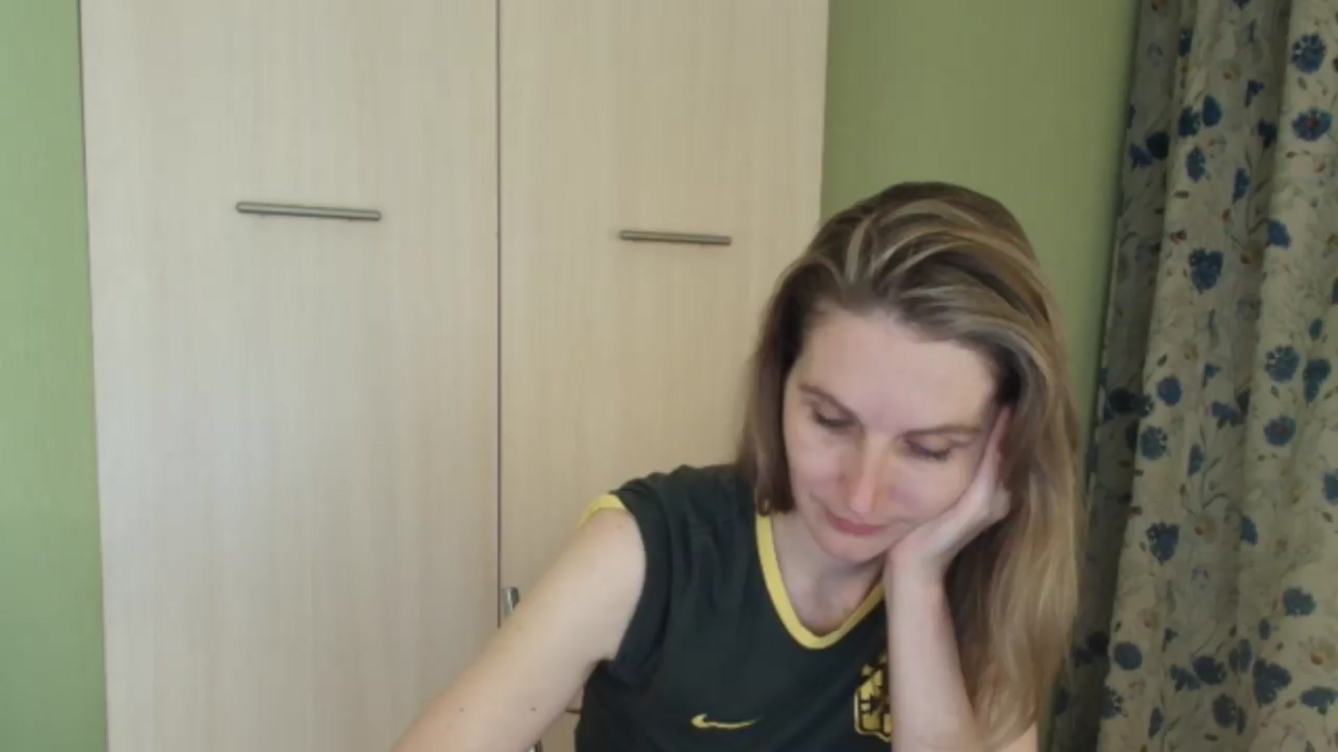 Gallery image thumbnail from HalynatheBest's myfreecams stream on, 05/06/2026, 21:09 image 18 of 20