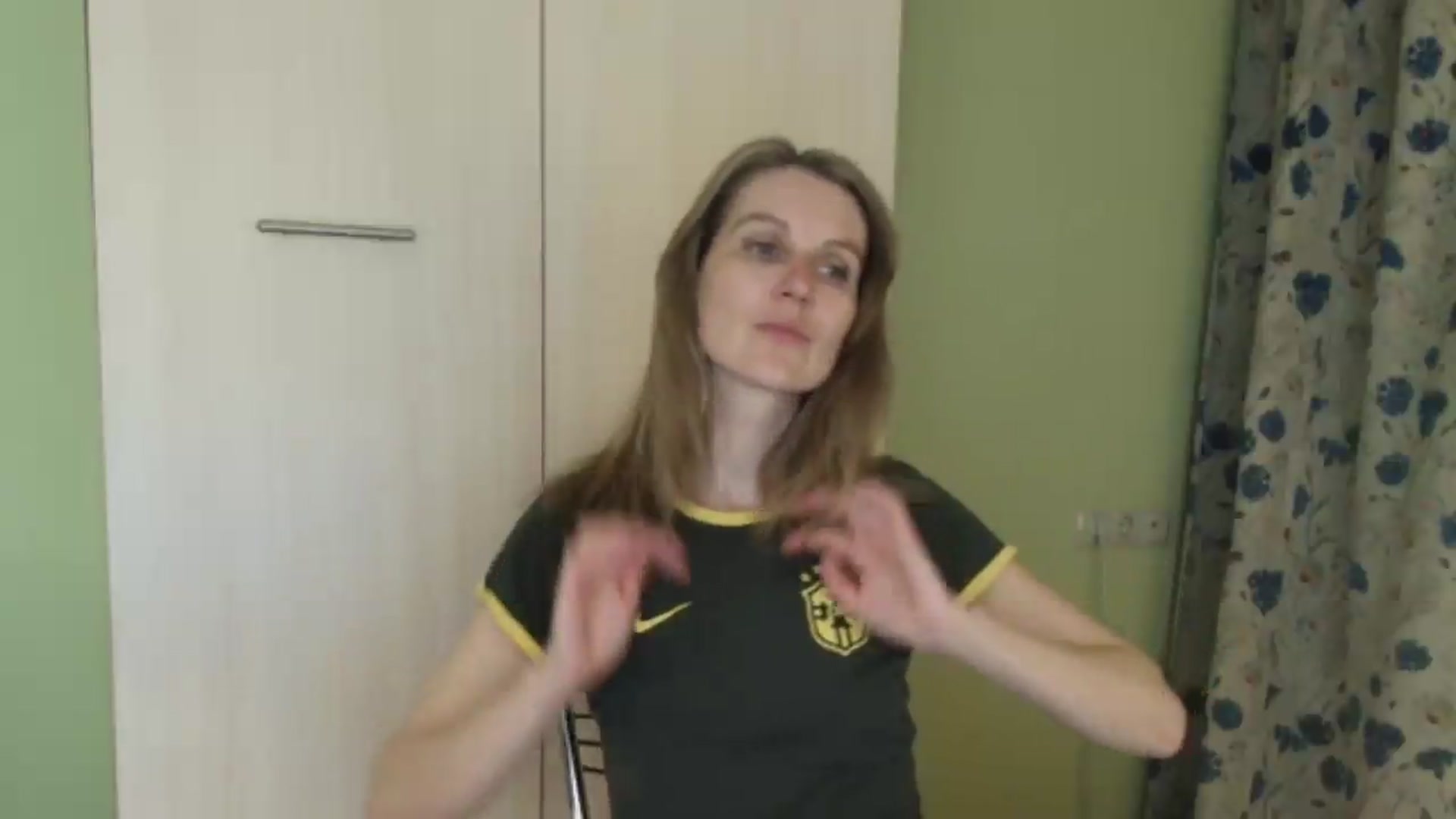 Gallery image thumbnail from HalynatheBest's myfreecams stream on, 05/06/2026, 21:09 image 13 of 20