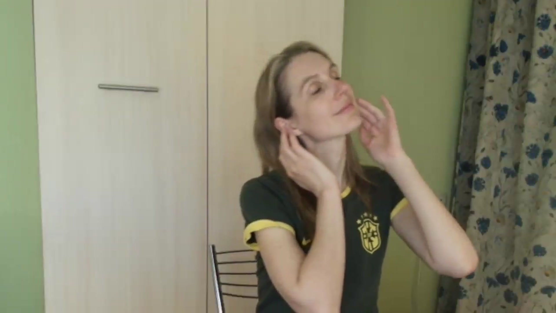 Gallery image thumbnail from HalynatheBest's myfreecams stream on, 05/06/2026, 21:09 image 7 of 20