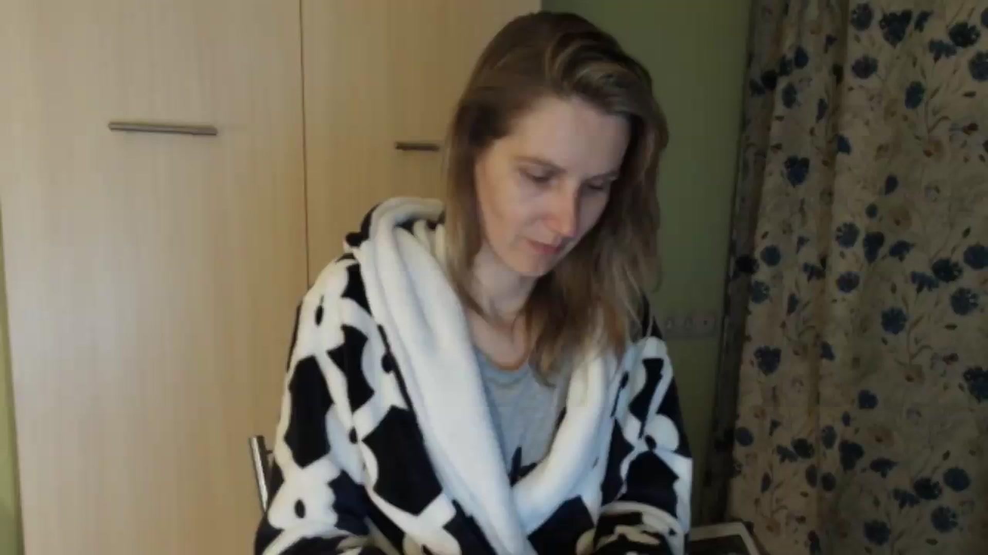 Gallery image thumbnail from HalynatheBest's myfreecams stream on, 05/15/2026, 21:10 image 3 of 20