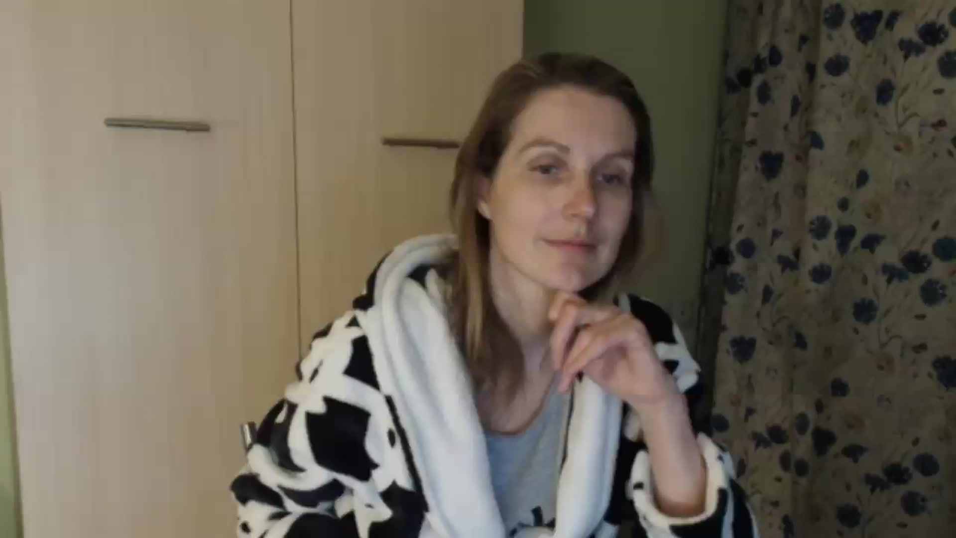 Gallery image thumbnail from HalynatheBest's myfreecams stream on, 05/15/2026, 21:10 image 10 of 20