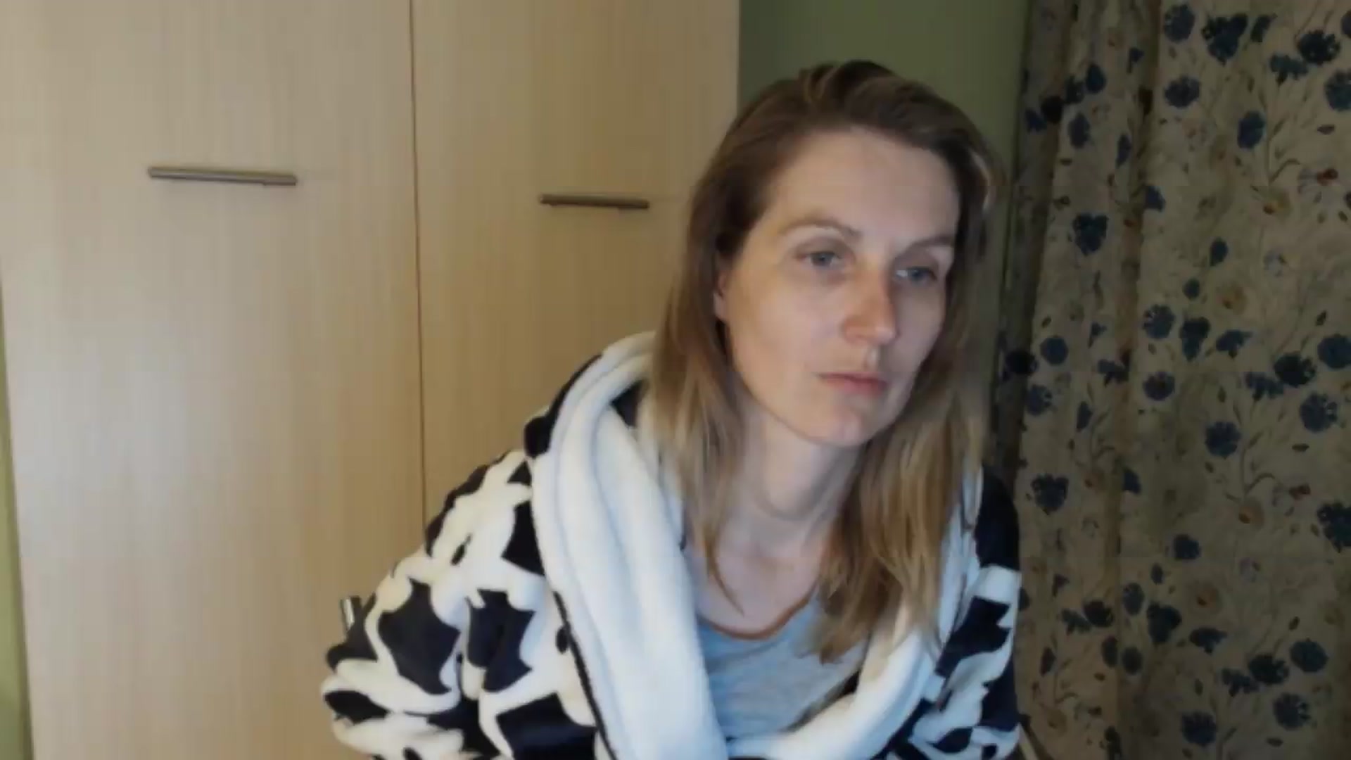 Gallery image thumbnail from HalynatheBest's myfreecams stream on, 05/15/2026, 21:10 image 6 of 20