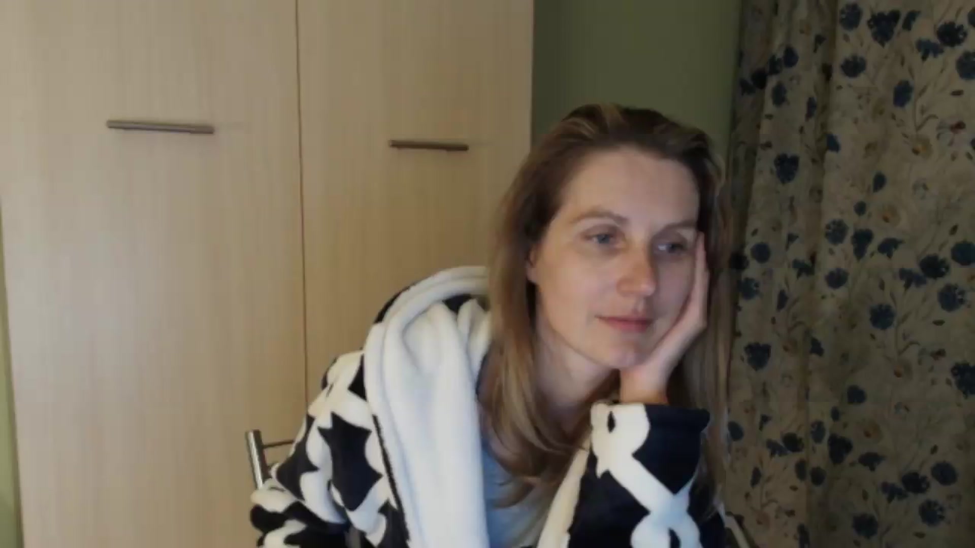 Gallery image thumbnail from HalynatheBest's myfreecams stream on, 05/15/2026, 21:10 image 20 of 20