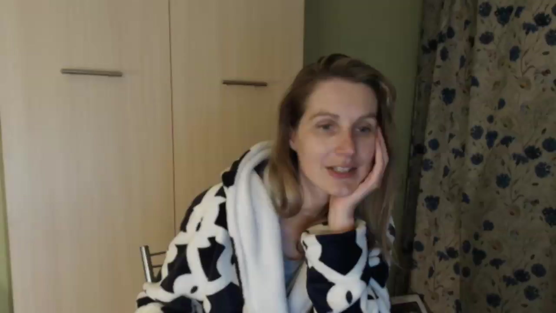 Gallery image thumbnail from HalynatheBest's myfreecams stream on, 05/15/2026, 21:10 image 5 of 20