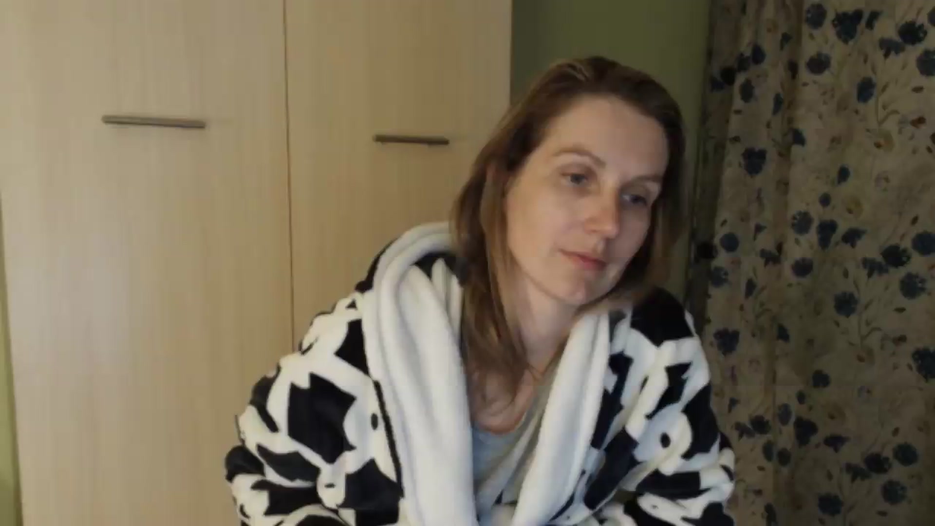 Gallery image thumbnail from HalynatheBest's myfreecams stream on, 05/15/2026, 21:10 image 11 of 20