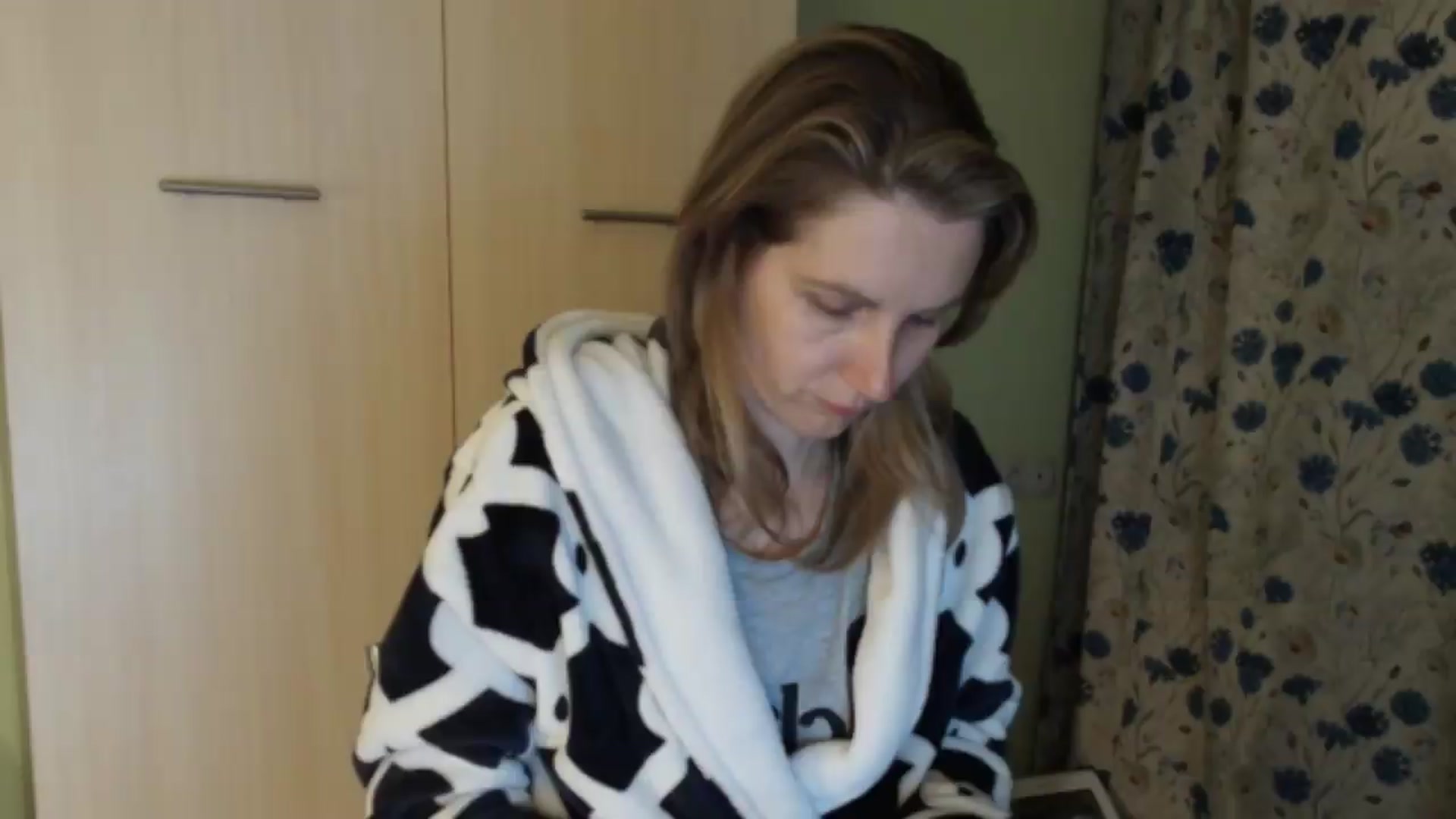 Gallery image thumbnail from HalynatheBest's myfreecams stream on, 05/15/2026, 21:10 image 13 of 20