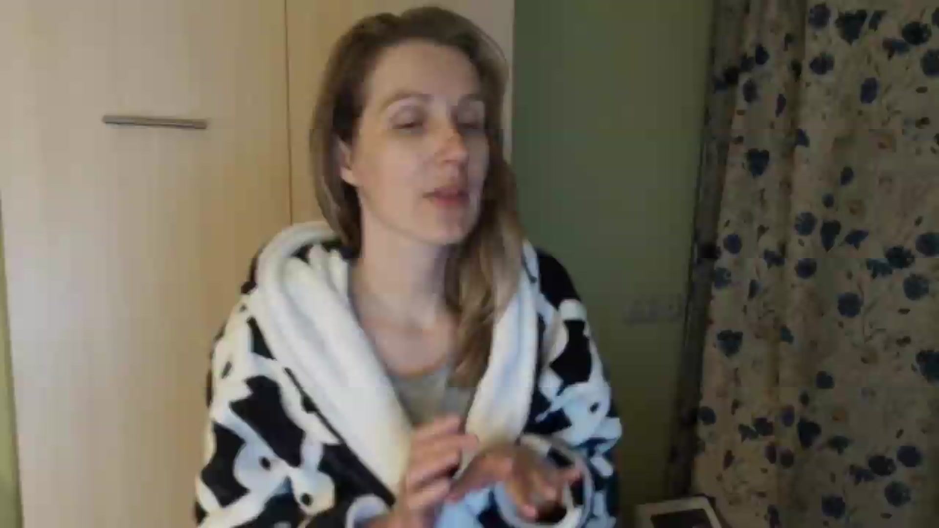 Gallery image thumbnail from HalynatheBest's myfreecams stream on, 05/15/2026, 21:10 image 9 of 20