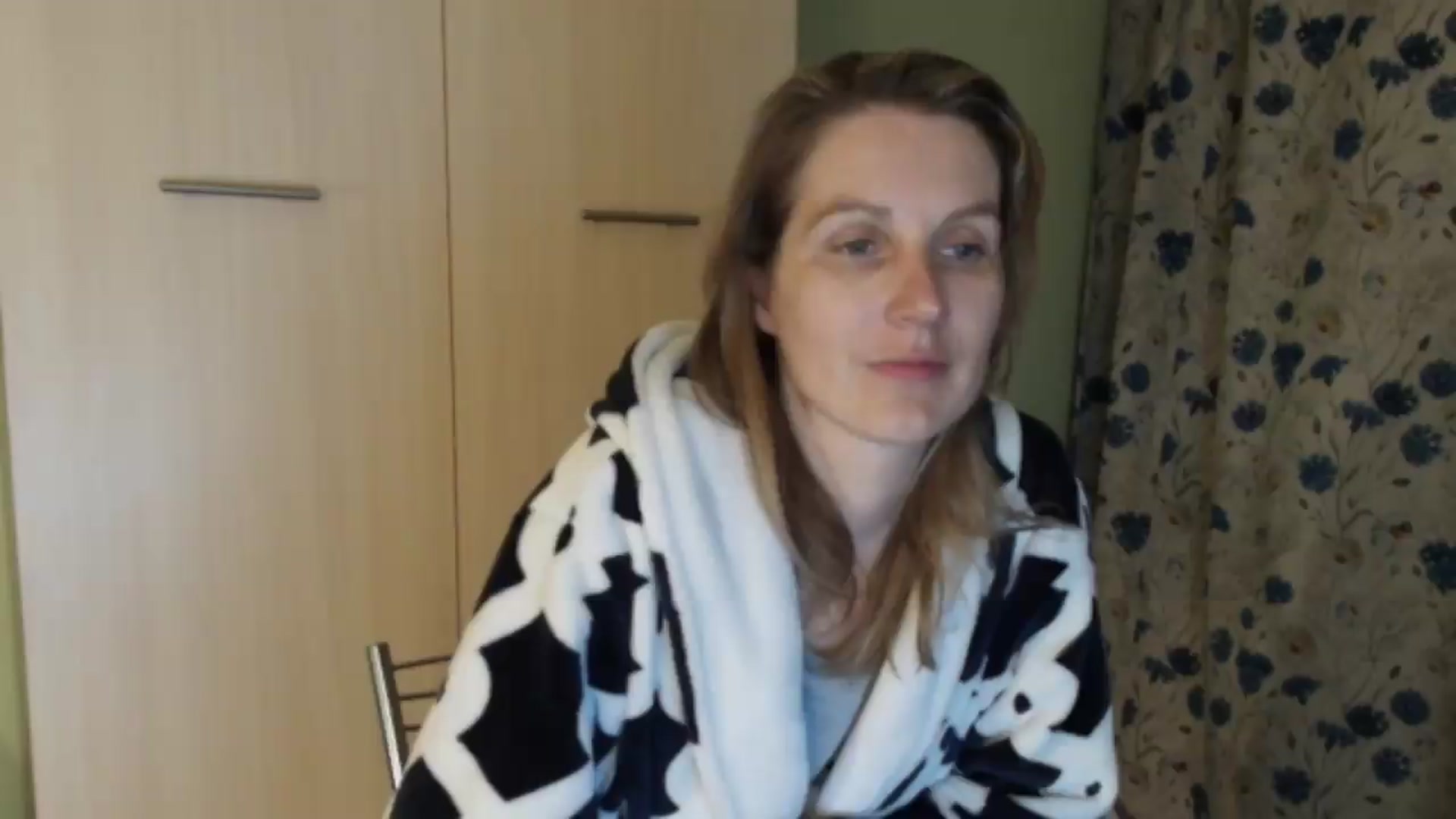 Gallery image thumbnail from HalynatheBest's myfreecams stream on, 05/15/2026, 21:10 image 14 of 20